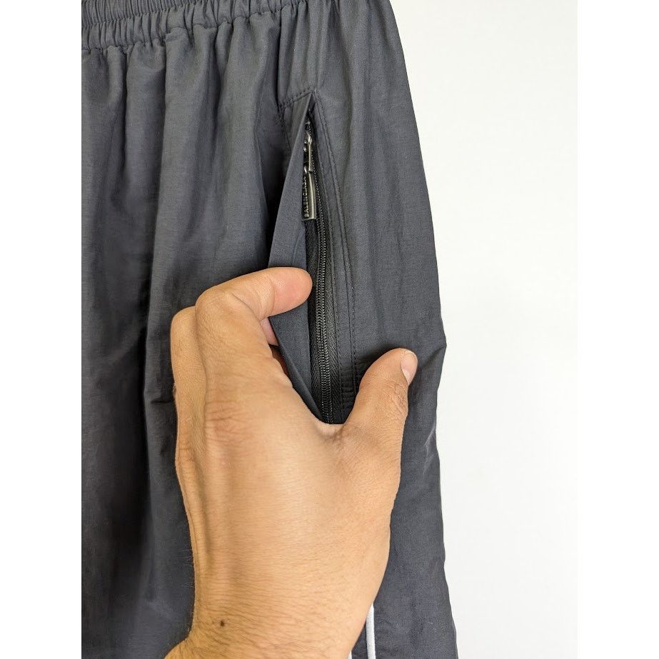 Balenciaga o1rshd1 Tracksuit Pants Nylon in Black Size US 28 / EU 44 - 9 Thumbnail
