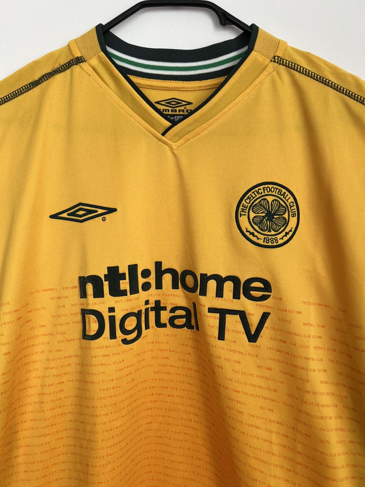 Umbro Umbro The Celtic FC Jersey Size M HTL Home 2000/01 Size US L / EU 52-54 / 3 - 4 Thumbnail