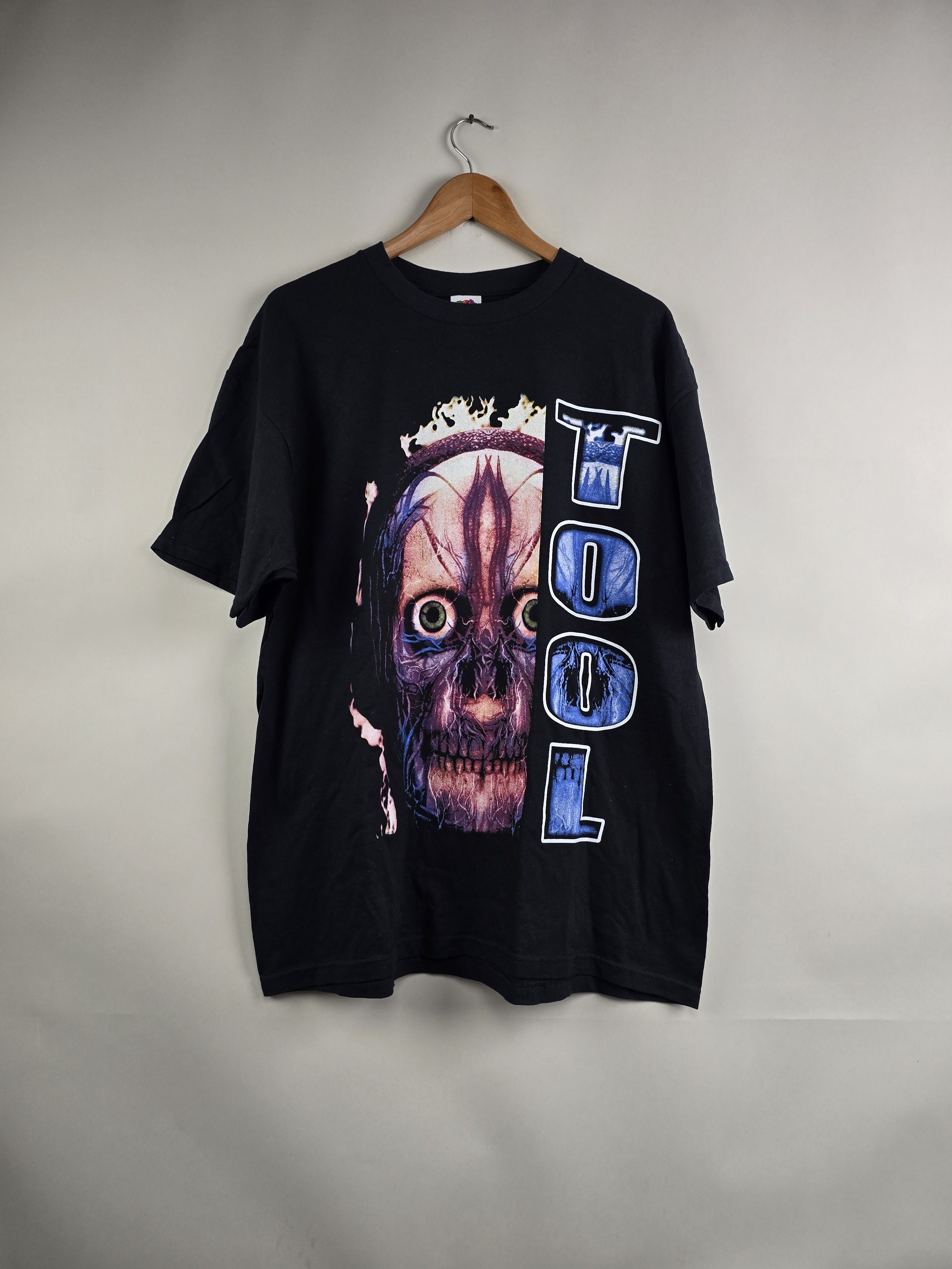 Image of Band Tees x Rock Tees 2000 Tool Band Tee XL 23" 30" in Black, Men's