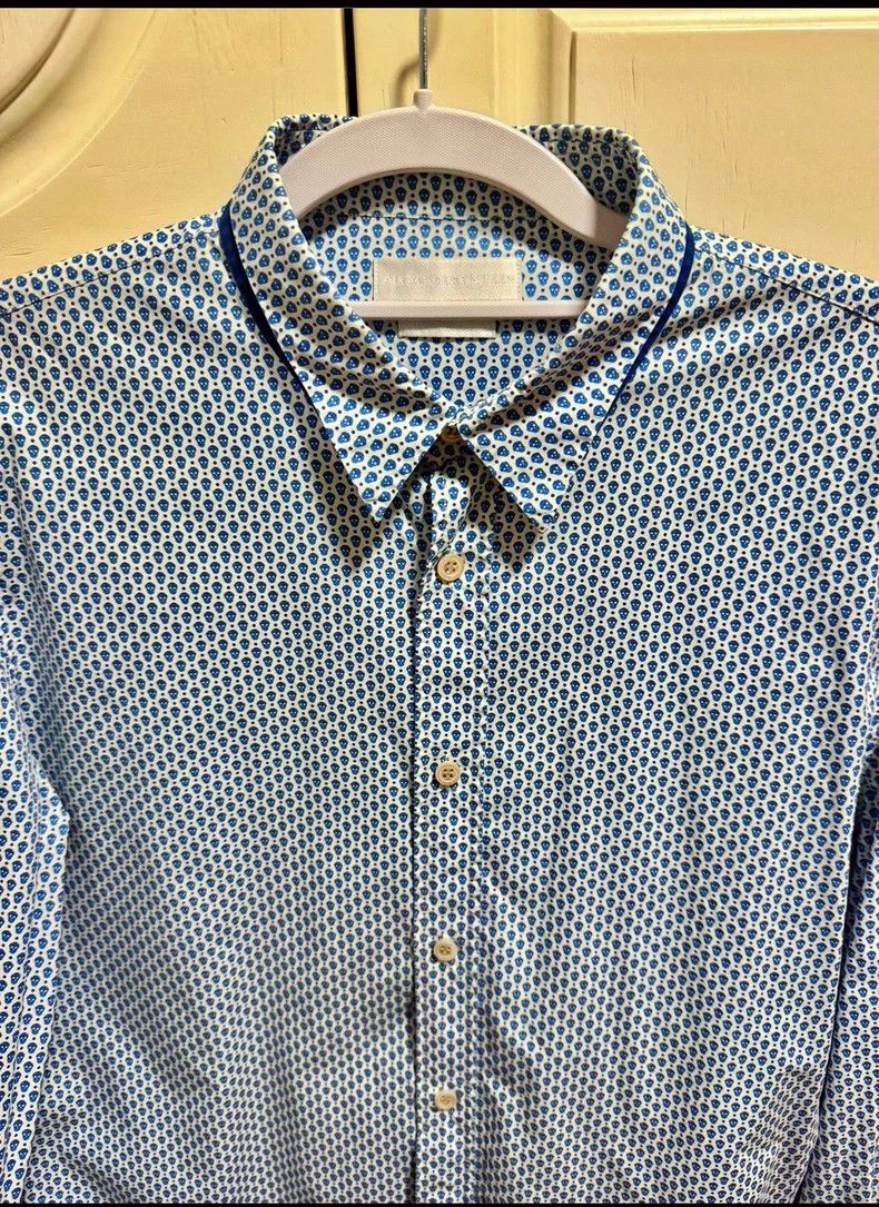 Alexander McQueen Alexander McQUEEN size 40 The material of the skull shirt Size US XXS / EU 40 - 1 Thumbnail