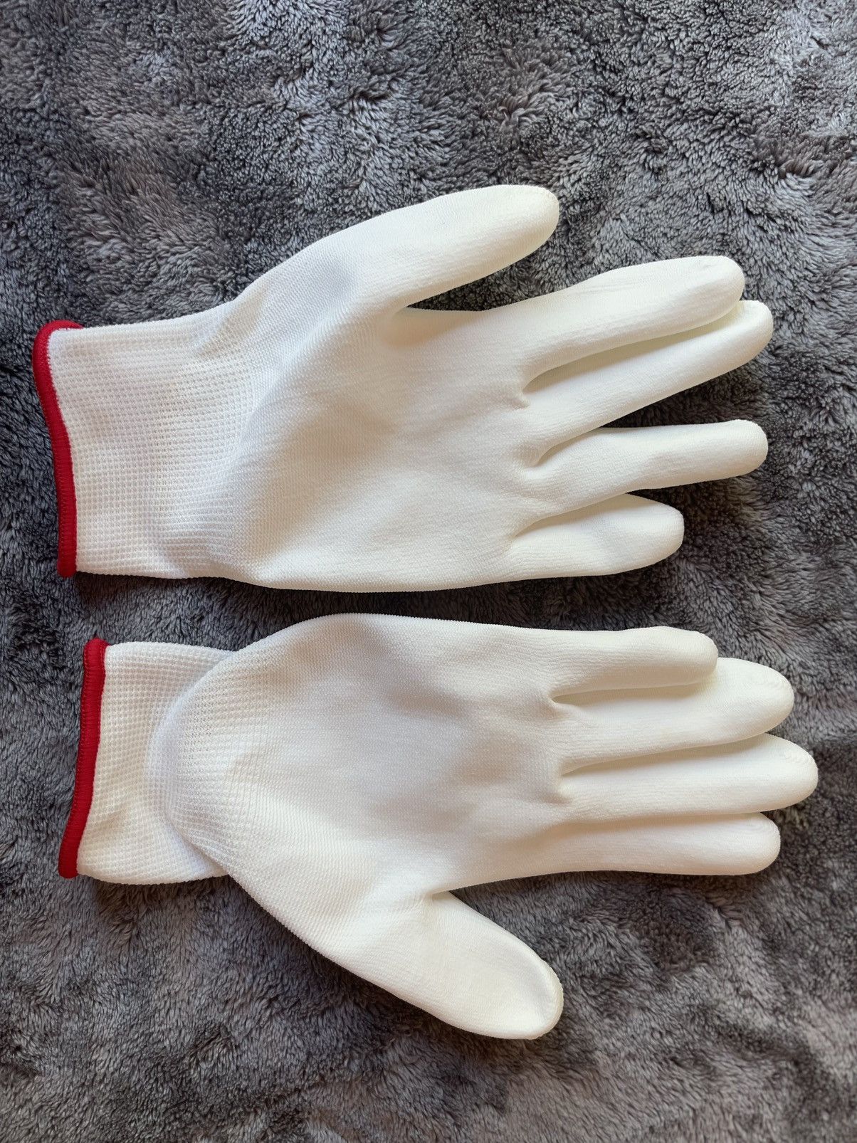 Supreme Supreme Rubberized Gloves FW20 Size ONE SIZE - 2 Thumbnail