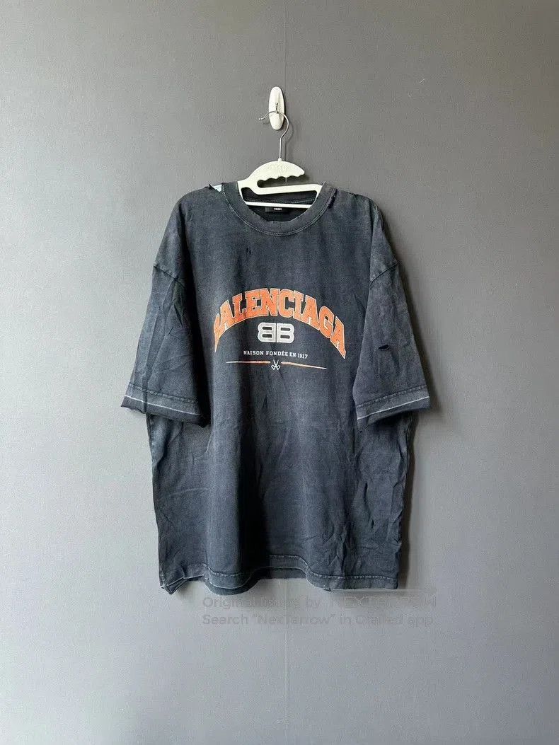 Balenciaga Balenciaga Distressed Scissors T-shirt. Size US XL / EU 56 / 4 - 1 Thumbnail