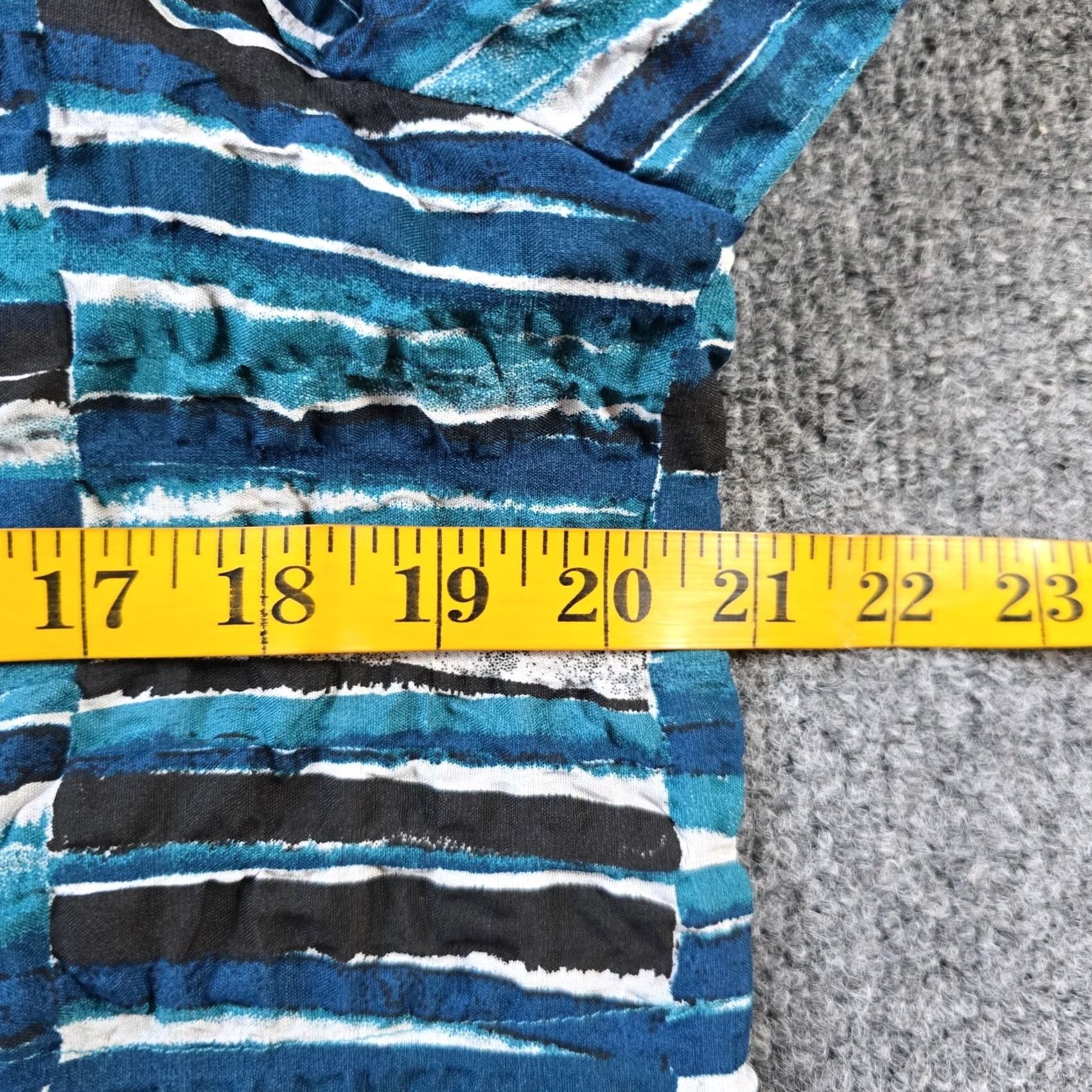 Habitat Habitat Top Womens Small Blue Abstract Patchwork Long Sleeve Button Career Shirt Size S / US 4 / IT 40 - 5 Thumbnail