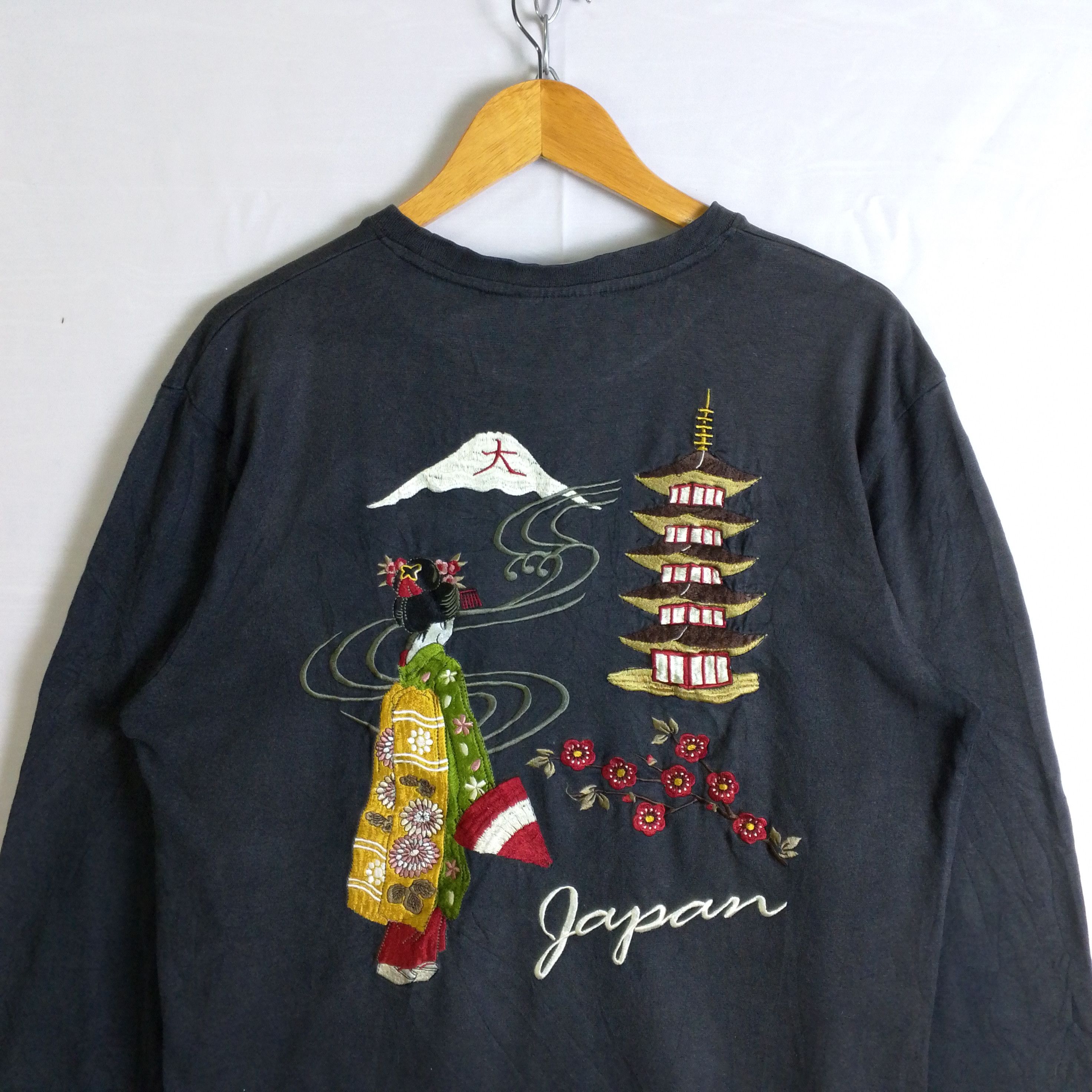 Japanese Brand Vintage Infinity Japan Souvenir Embroidery Tee Size US L / EU 52-54 / 3 - 3 Thumbnail