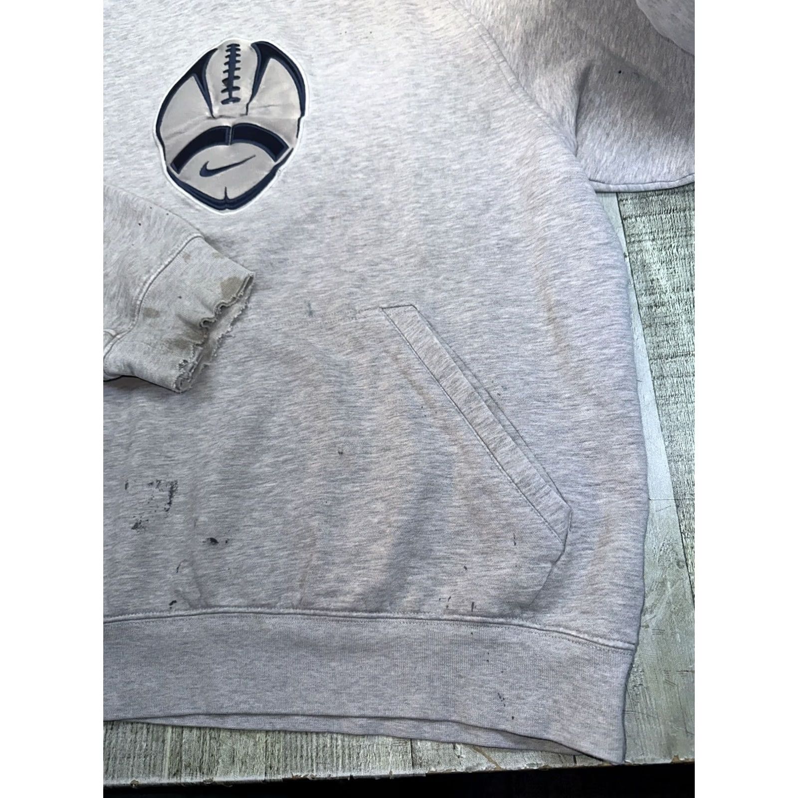 Nike VINTAGE Nike Center Swoosh Football Hoodie Mens M White Cotton Blend Fleece Logo Pullover Sports Winter Size US M / EU 48-50 / 2 - 7 Thumbnail