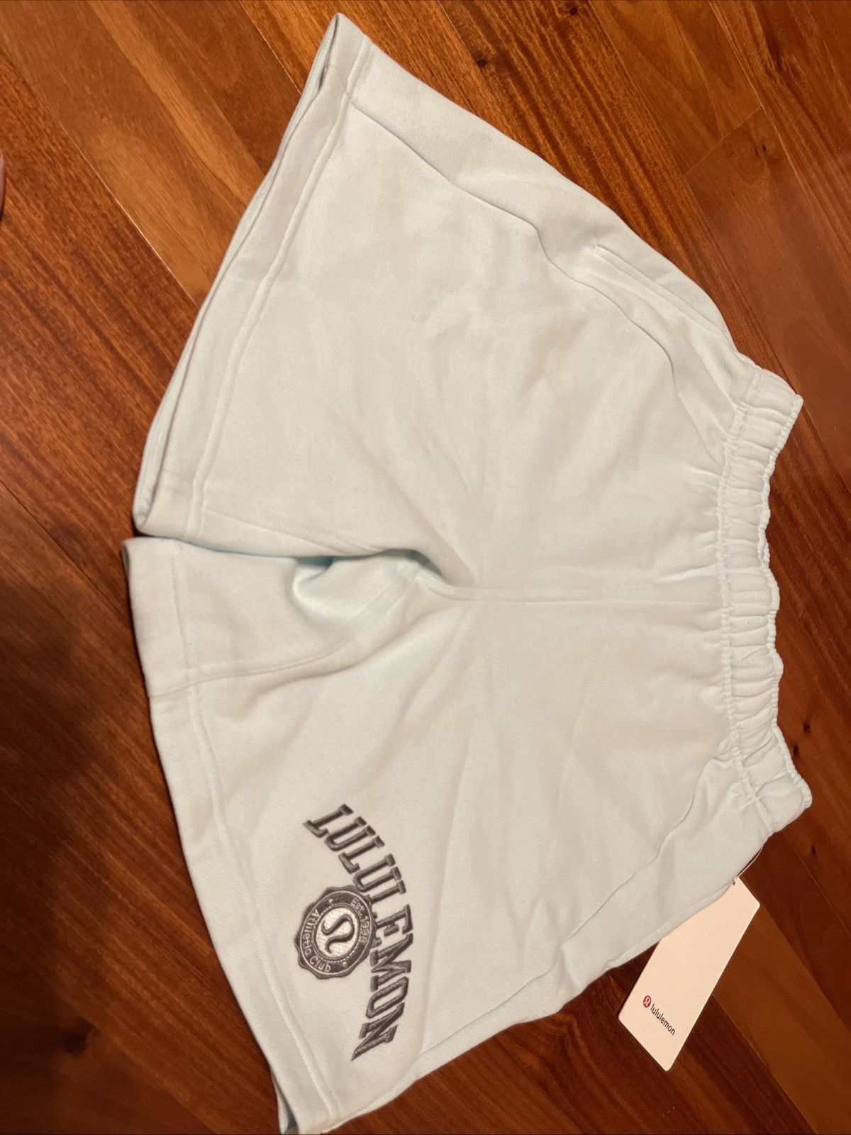Lululemon NWT Lululemon Scuba Oversized MR Shorts 7” Graphic Size XS Size 27" / US 4 / IT 40 - 3 Thumbnail