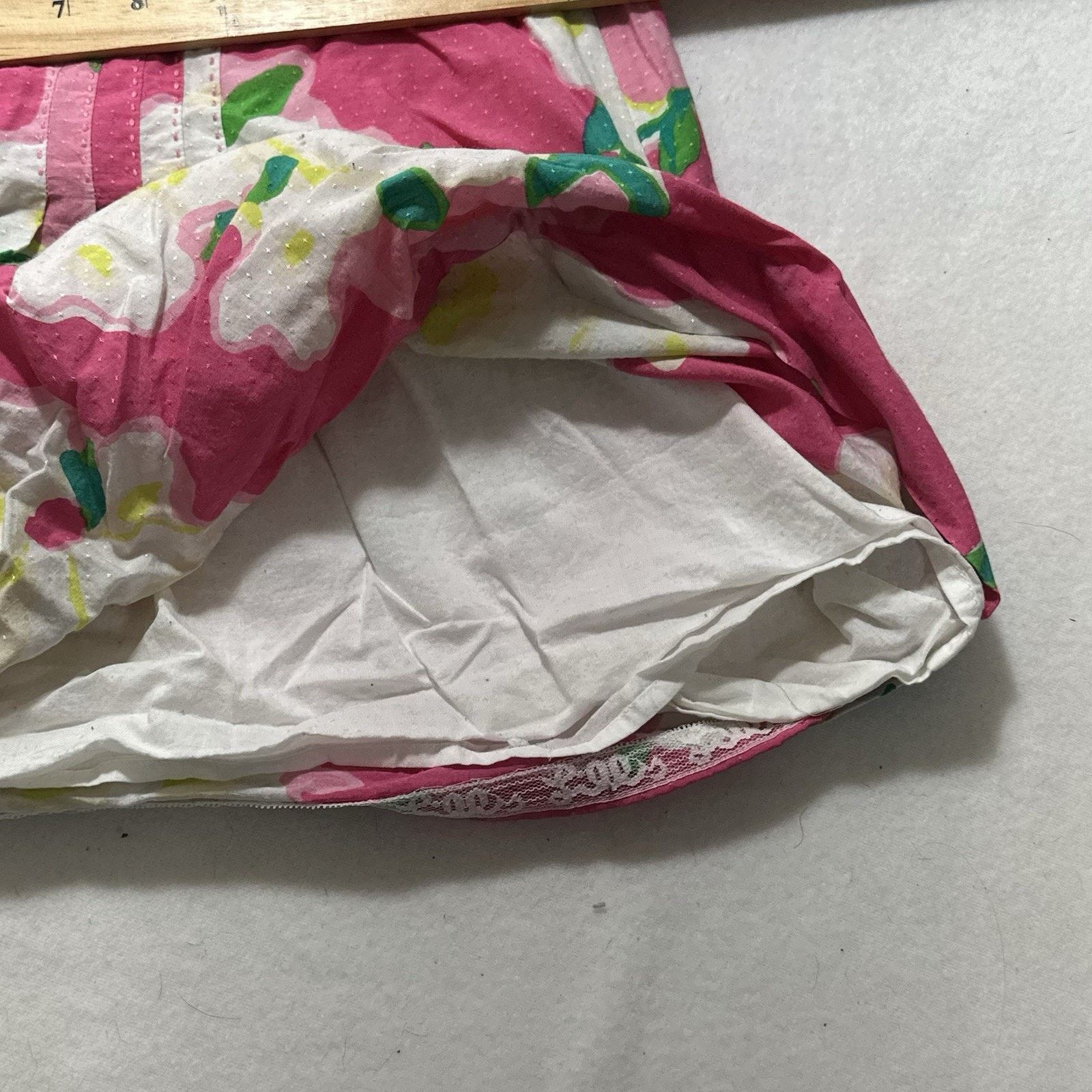 Lilly Pulitzer Lilly Pulitzer 4 Pink White Floral Cotton Mini Skirt Lined Size 27" / US 4 / IT 40 - 6 Thumbnail