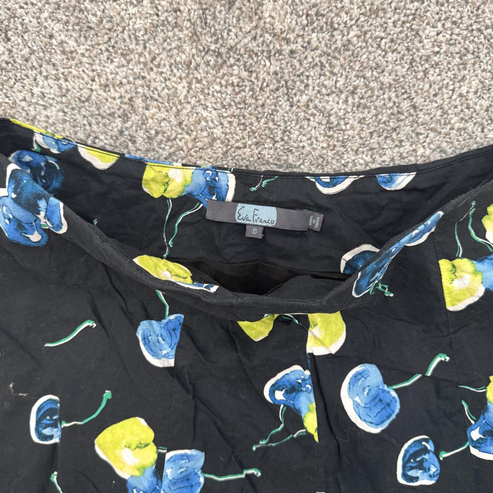 Vintage Eva Franco Skirt Womens 8 Black Blue Yellow Cherry Print Midi Lined Cotton Size 30" / US 8 / IT 44 - 4 Thumbnail