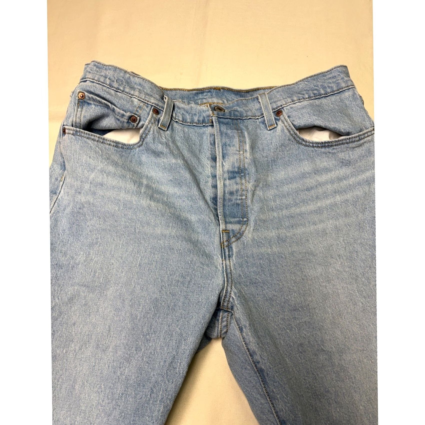 Levi's VINTAGE Levi's 501 Premium Big E Mens Light Wash Straight Leg Button Fly Jeans W34 L32 Size US 34 / EU 50 - 2 Thumbnail