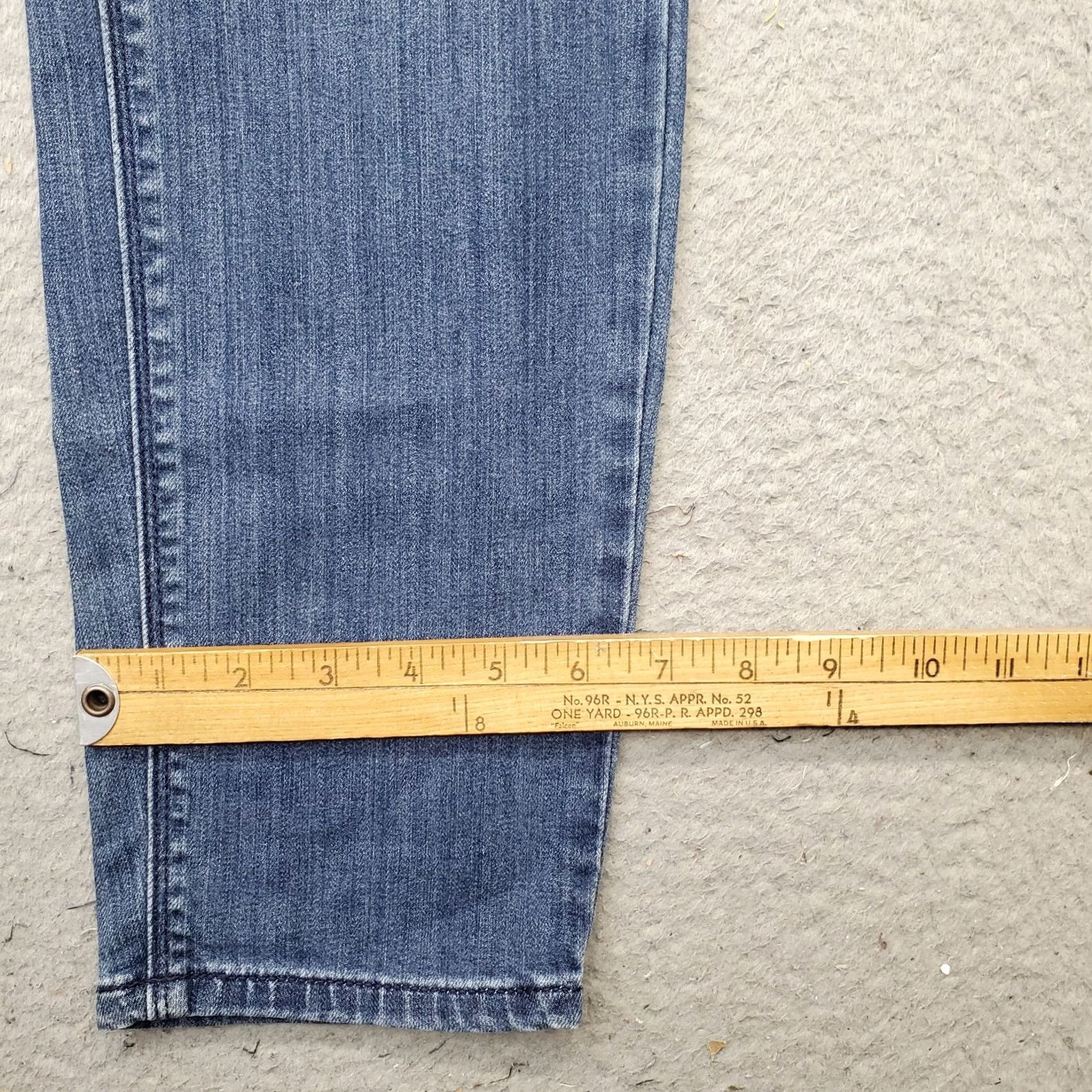 Vintage Simply Vera Vera Wang Jeans Womens 14 Blue Denim Stretch Skinny Leg 5-Pocket Regular Size 14 Womens Pants Denim Blue 27.25 Inseam Size 36" / US 14 / IT 50 - 5 Thumbnail