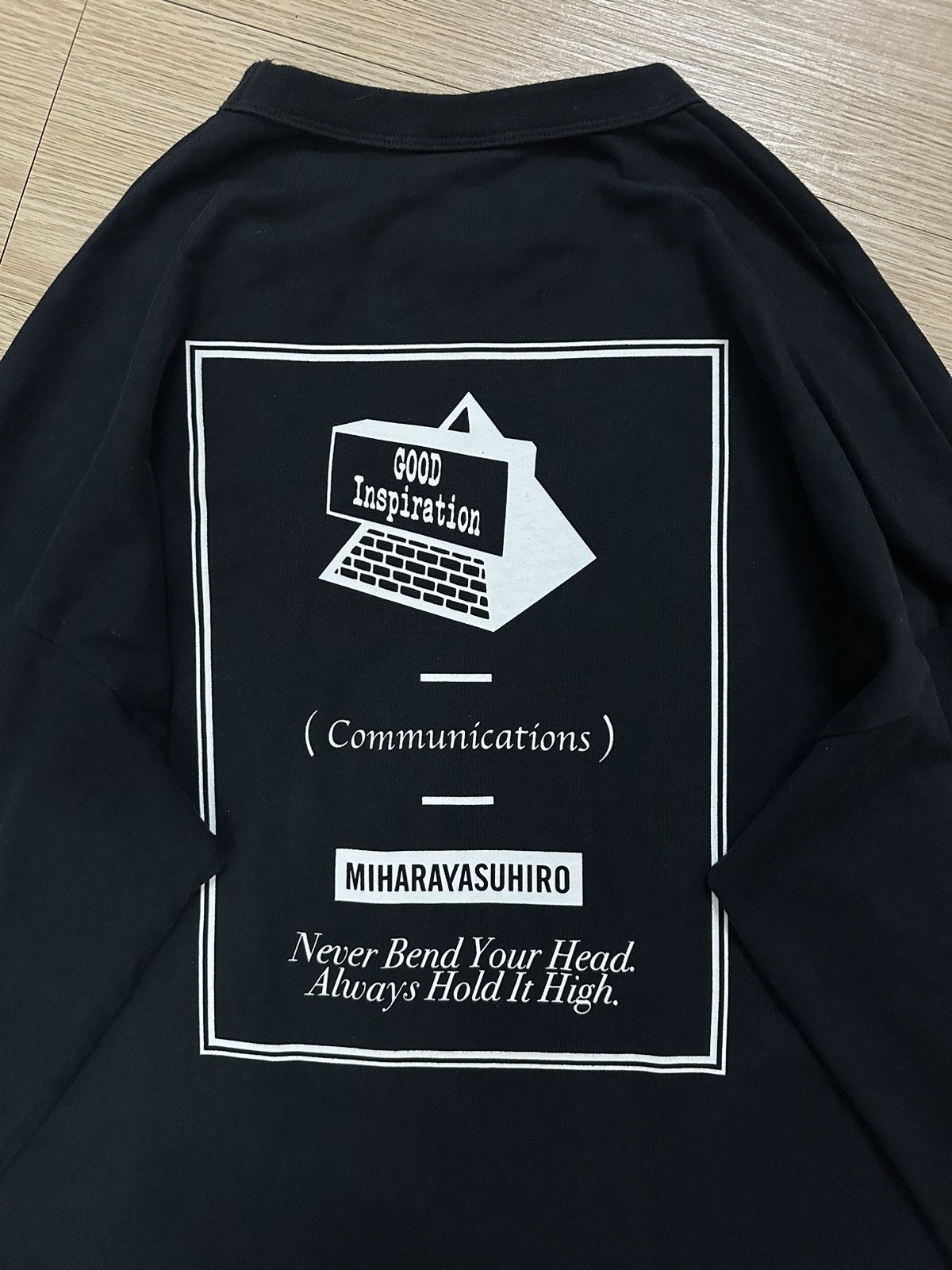 GU × Maison MIHARA YASUHIRO MIHARAYASUHIRO X GU Communications Good Inspiration L/S Tee Size US S / EU 44-46 / 1 - 10 Thumbnail