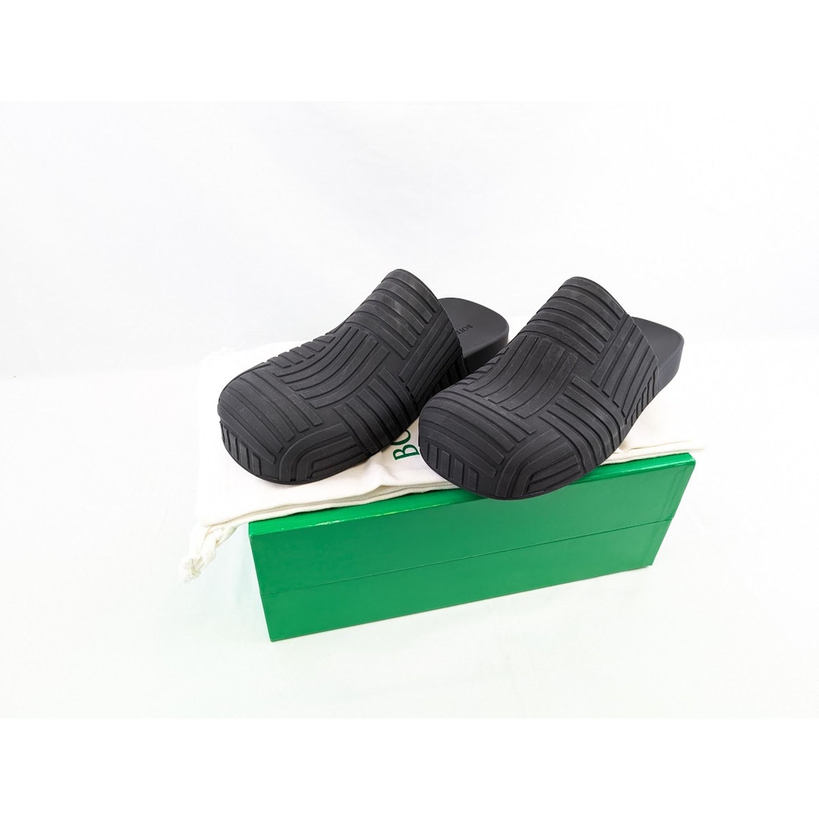Bottega Veneta o1rshd1 Q:2 / Rubber Carpet Slider Sandal in Black Size US 12 / EU 45 - 20 Thumbnail