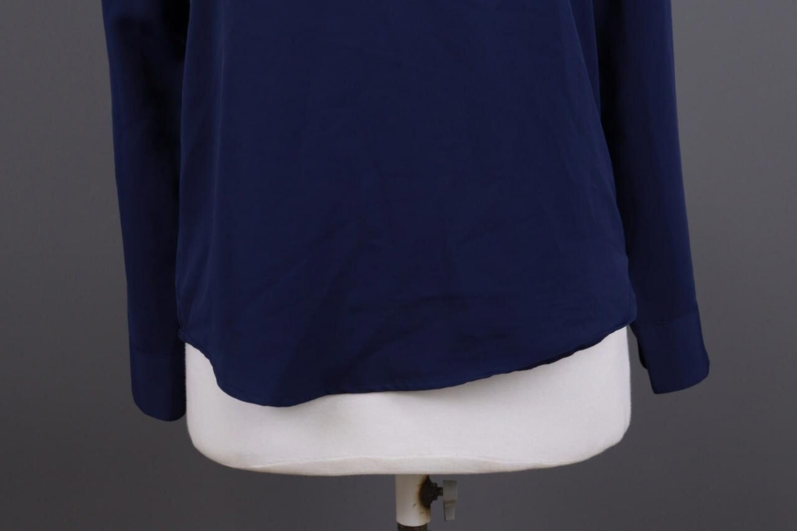 Lauren Ralph Lauren Lauren Ralph Lauren Blue V-Neck Blouse Shirt Size S Size S / US 4 / IT 40 - 3 Thumbnail