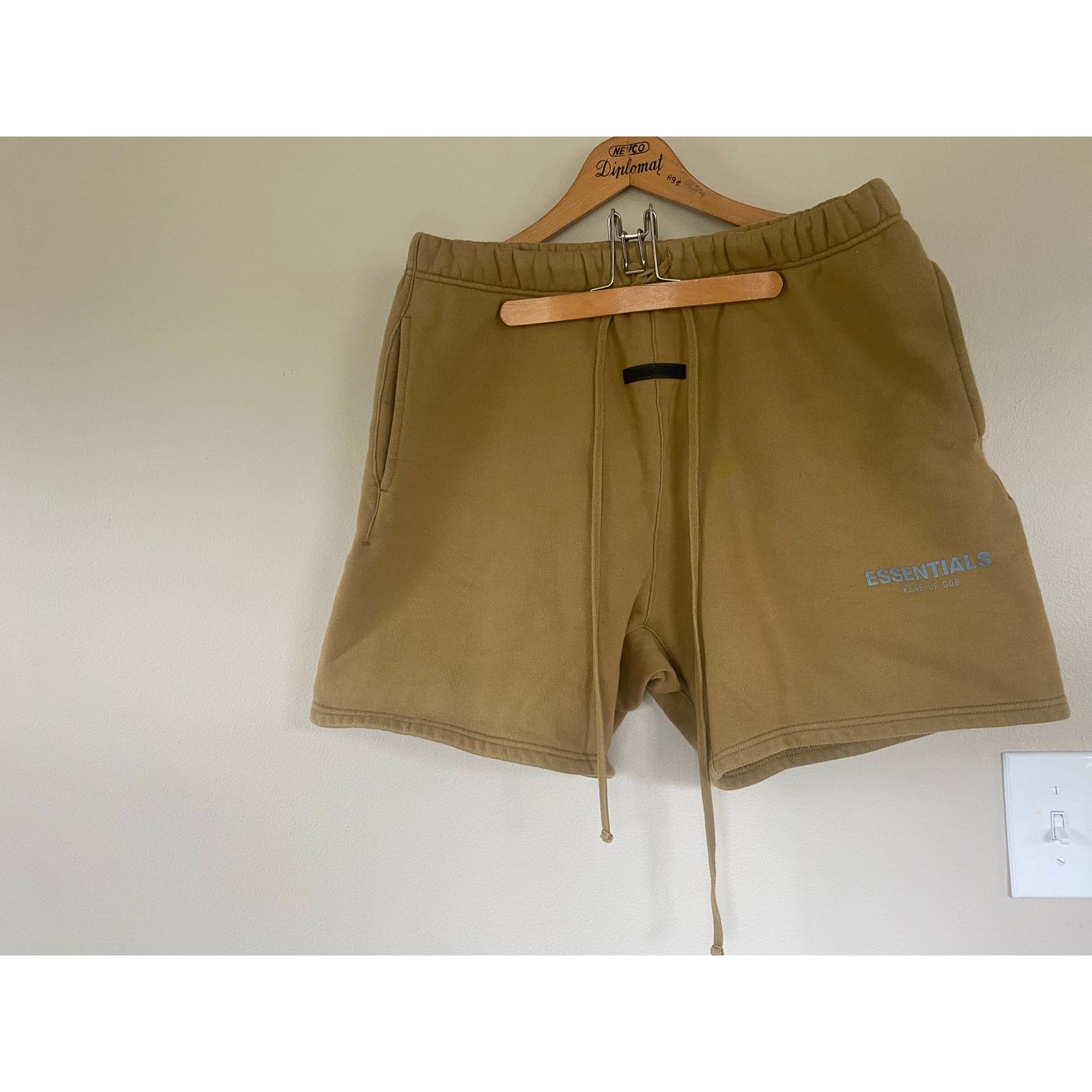 Fear of God Fear of God Essential sweat shorts size L Size US 34 / EU 50 - 1 Thumbnail