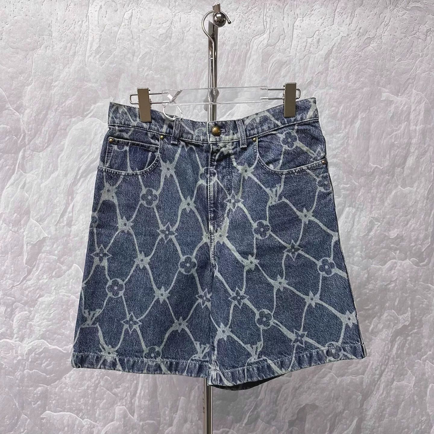 Louis Vuitton louis vuitton patterned denim shorts size 28 Size 28" / US 6 / IT 42 - 1 Thumbnail