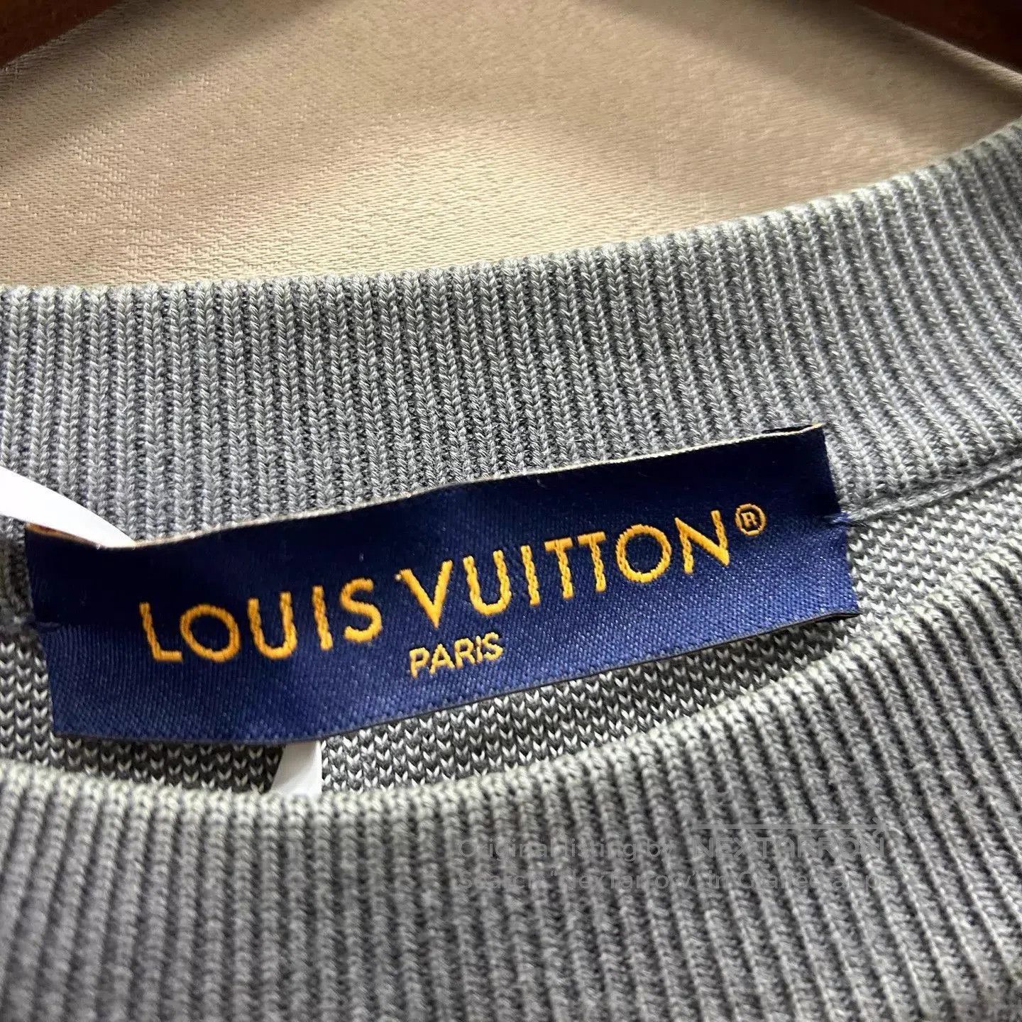 Louis Vuitton Gray Rabbit Graphic Sweatshirt Size M. Size US M / EU 48-50 / 2 - 3 Thumbnail