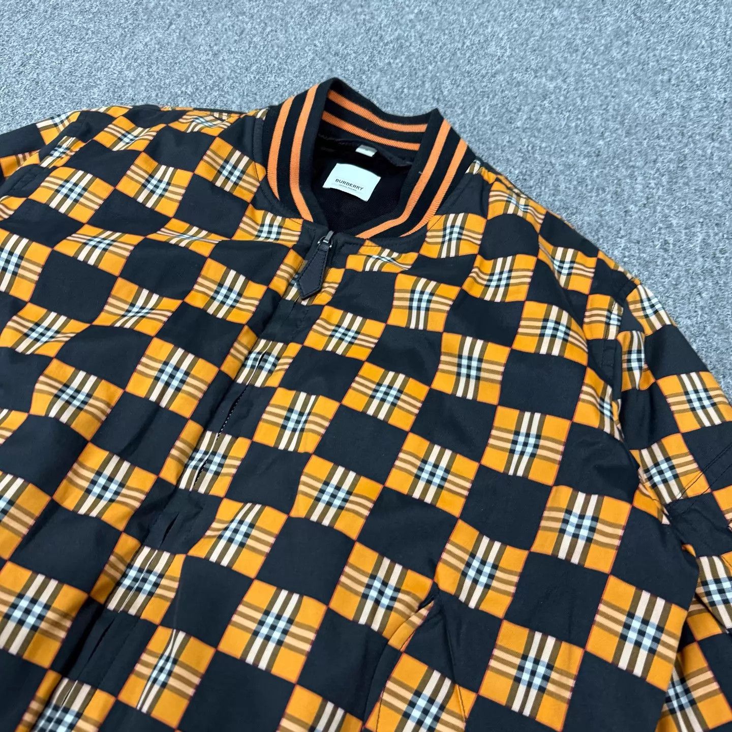 Burberry Burberry Check puffer jacket M 99 New Size US M / EU 48-50 / 2 - 3 Thumbnail