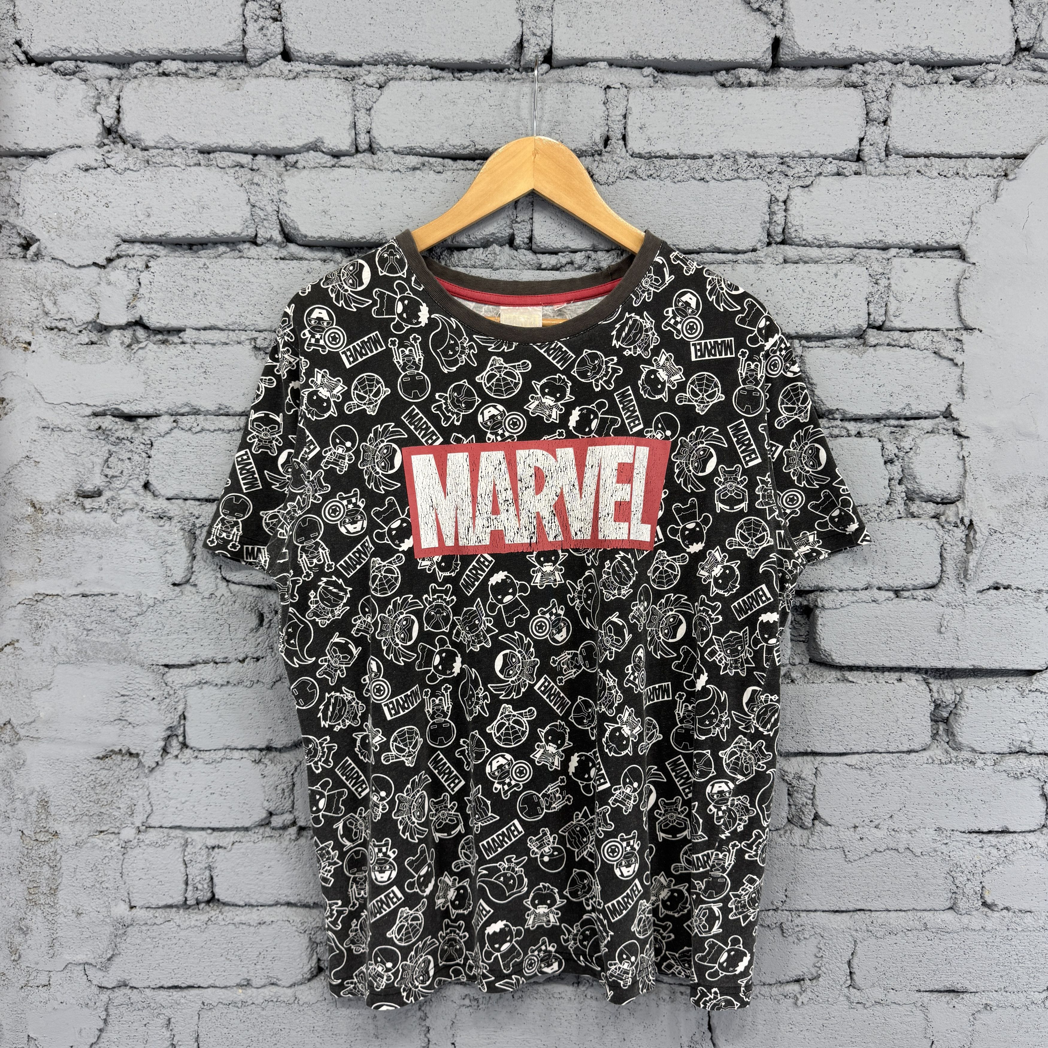 Vintage Vintage Marvel Character All Over Print Sunfaded Tshirt Size US L / EU 52-54 / 3 - 1 Thumbnail