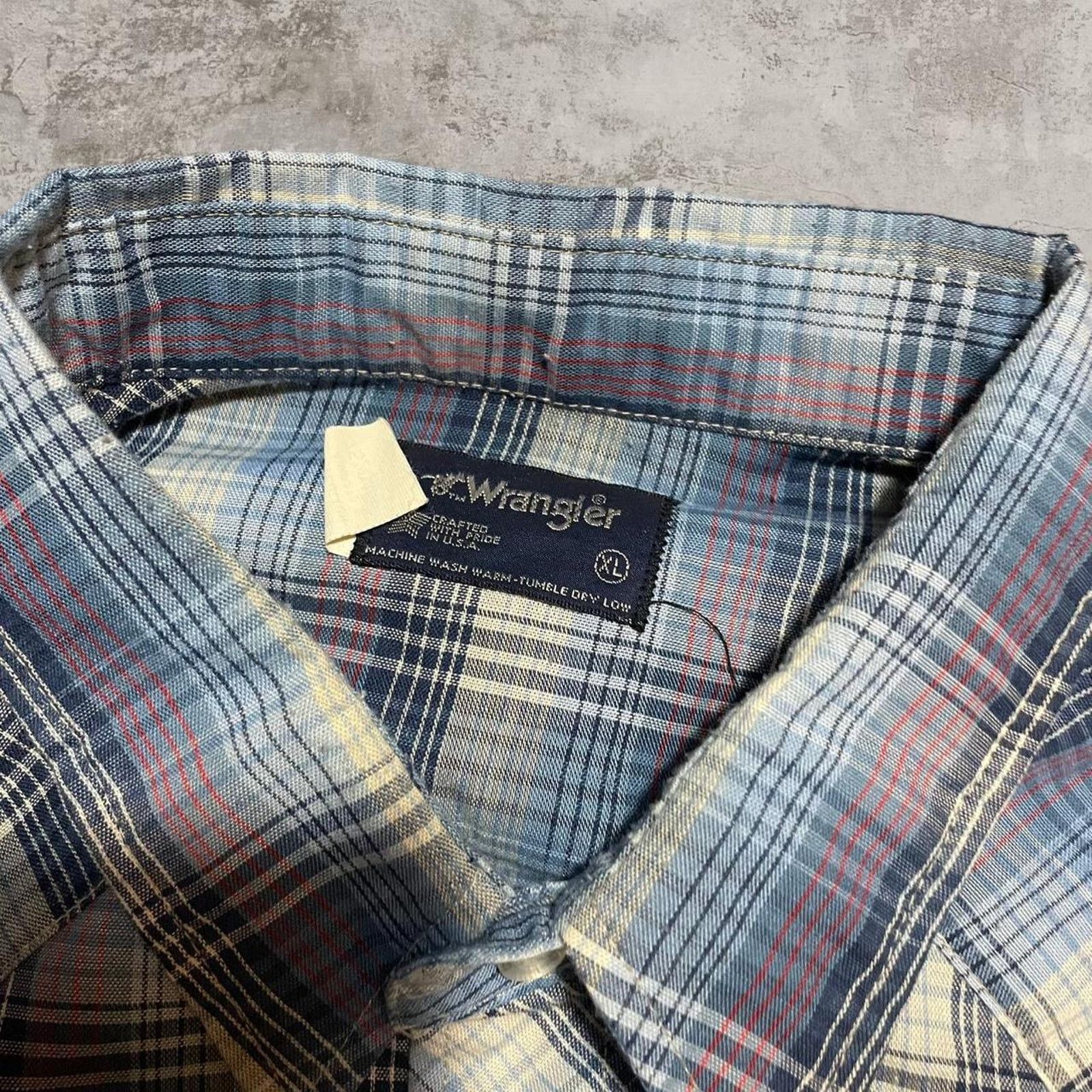 Wrangler 90s pearl snap Blue plaid Wrangler shirt size men’s XL Size US XL / EU 56 / 4 - 3 Thumbnail