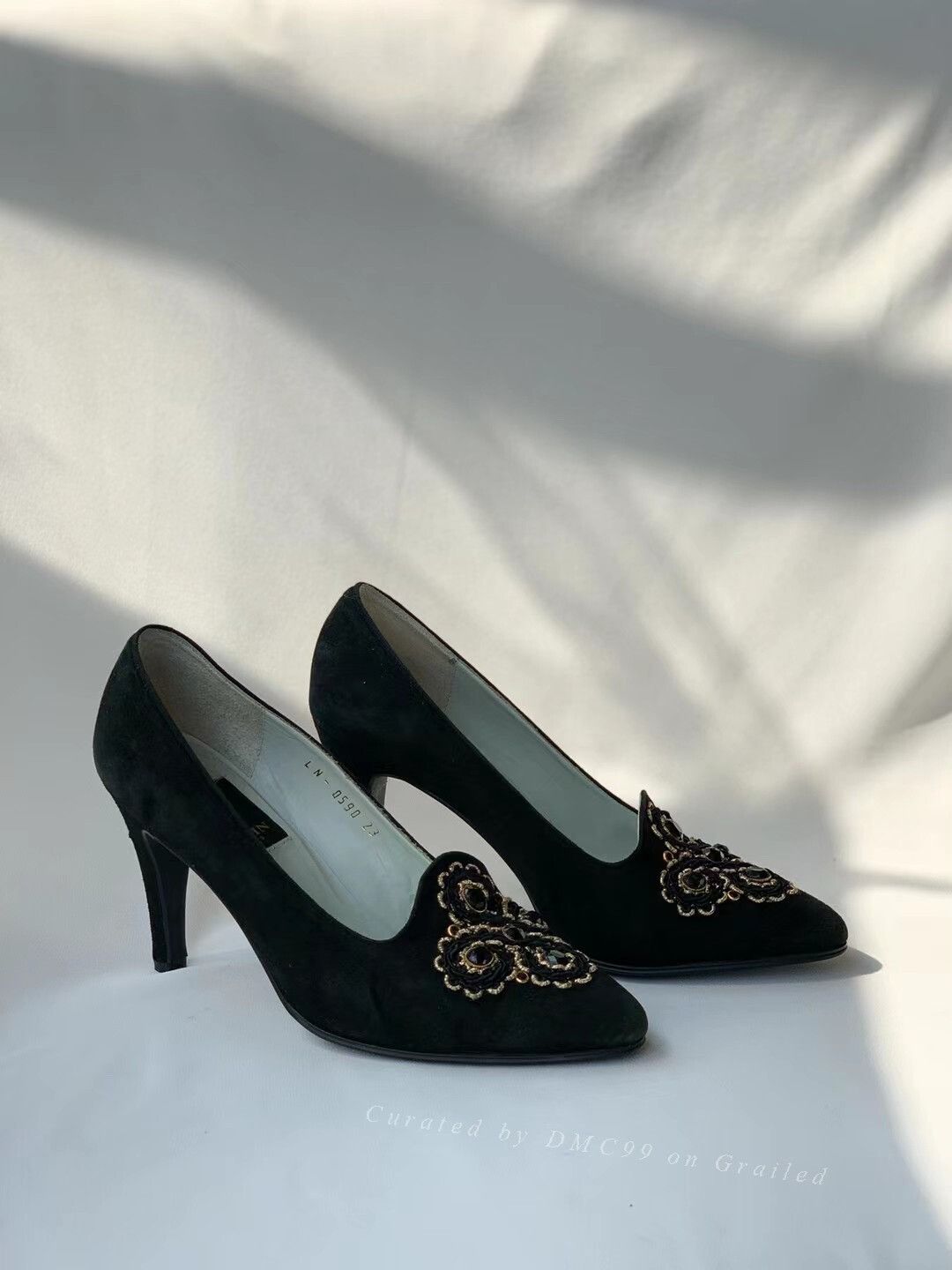 Lanvin Vintage LANVIN Suede Embroidered Heels Size US 5 / IT 35 - 1 Thumbnail