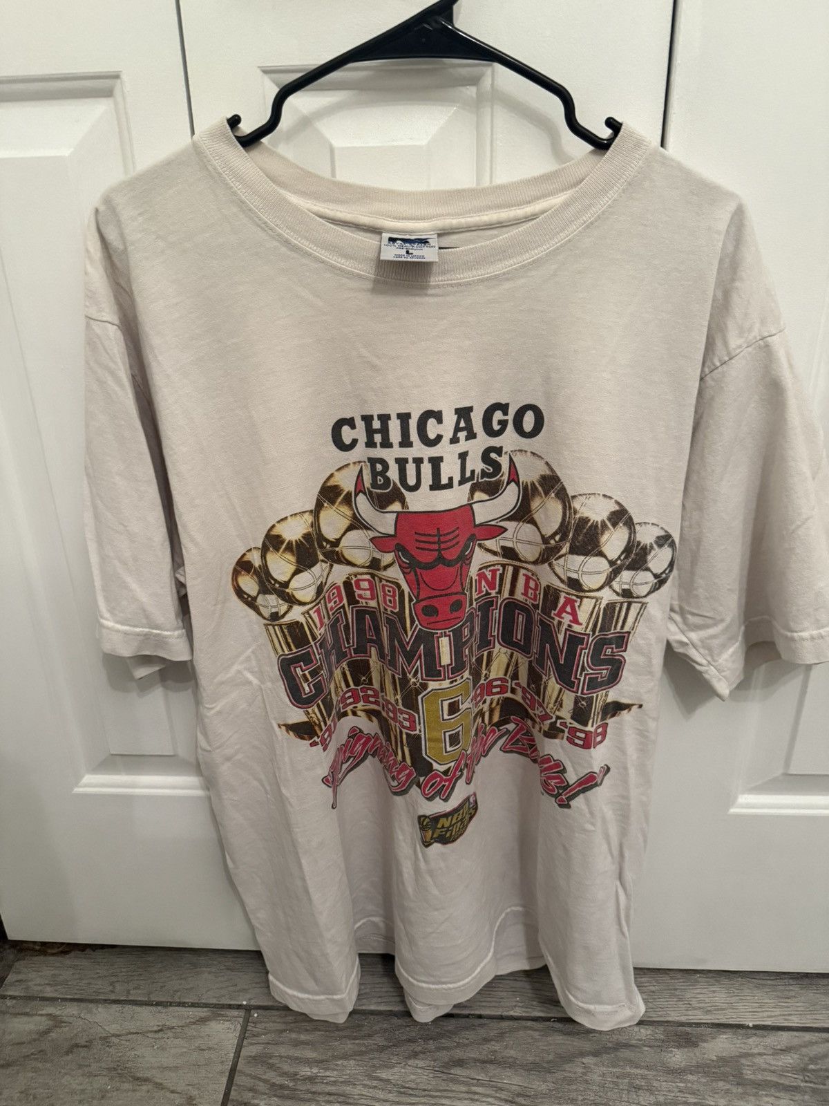 Vintage 1998 NBA Finals Bulls Tee Size US L / EU 52-54 / 3 - 1 Thumbnail