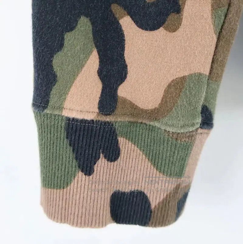Valentino Valentino Camouflage Print Sweatshirt for Men . Size US L / EU 52-54 / 3 - 5 Thumbnail