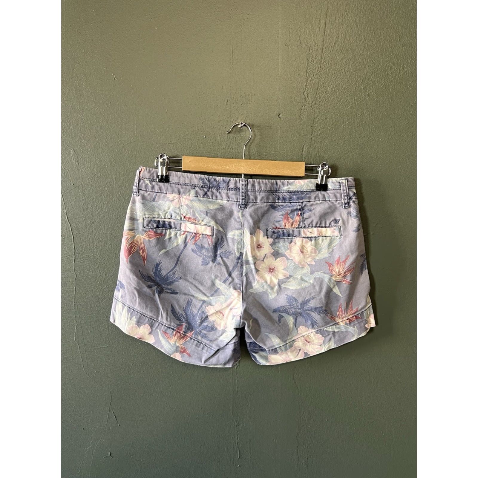 American Eagle Outfitters American Eagle Womens Midi Shorts Blue Floral Pattern Size 8 Size 30" / US 8 / IT 44 - 2 Thumbnail