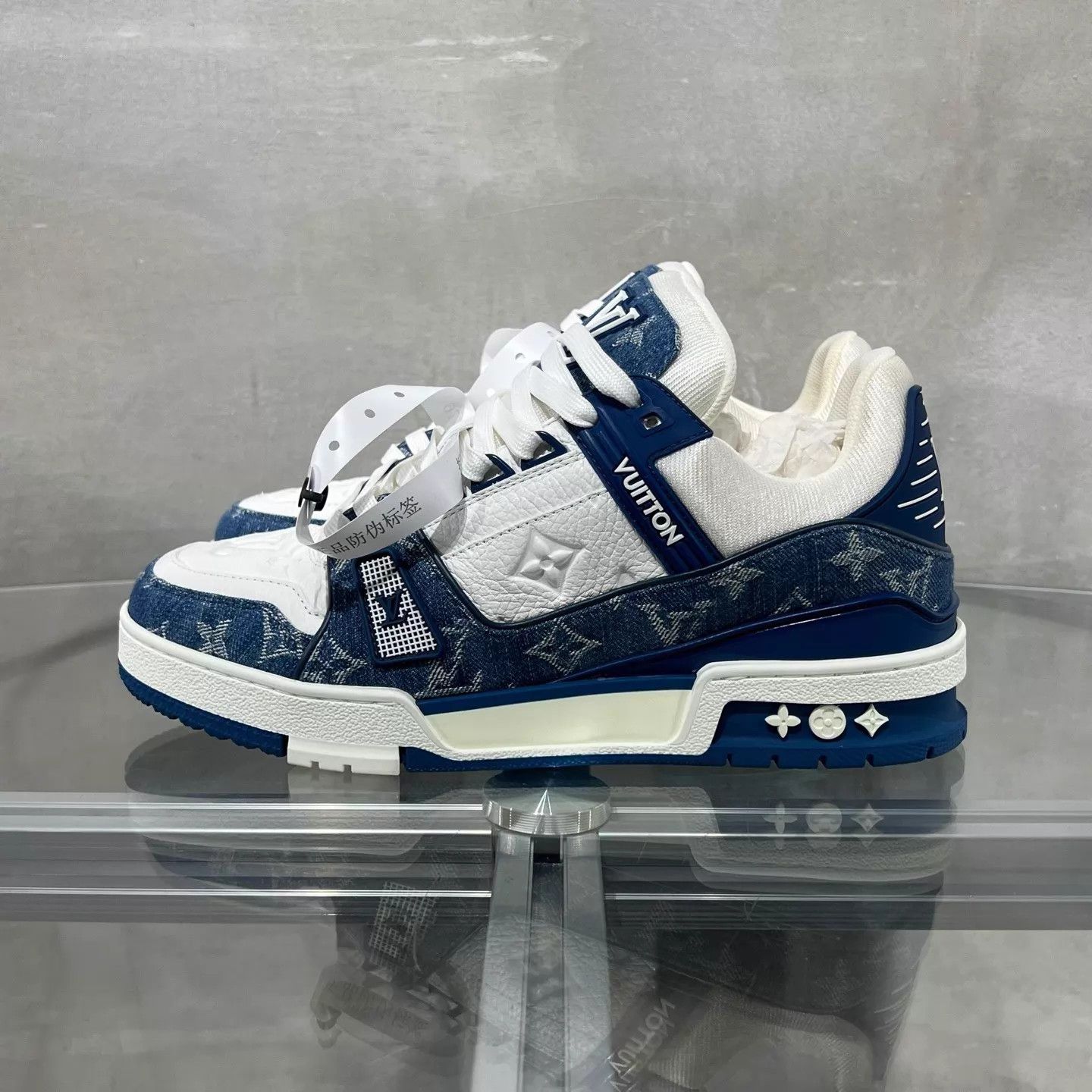 Louis Vuitton LV Trainer White Blue Denim UK6 40 Size US 7 / EU 40 - 3 Thumbnail