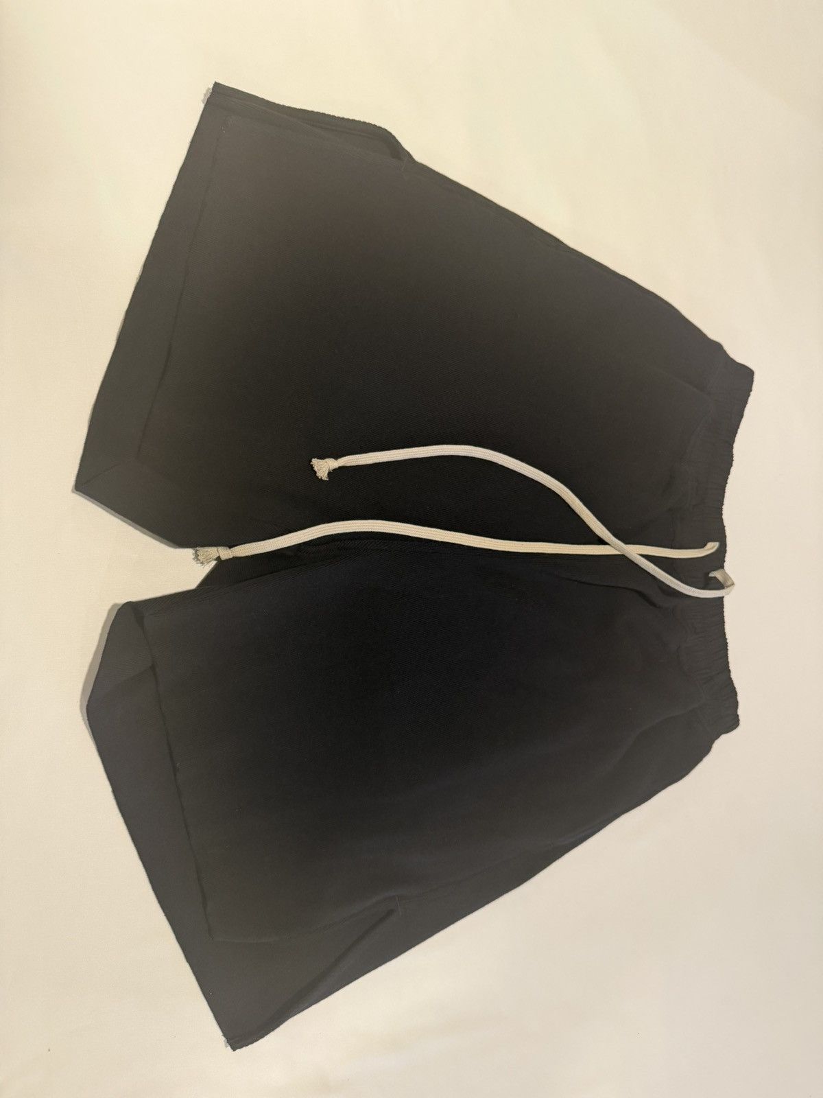Rick Owens Rick owens mens shorts. 48/M. $790 Size US 32 / EU 48 - 2 Thumbnail