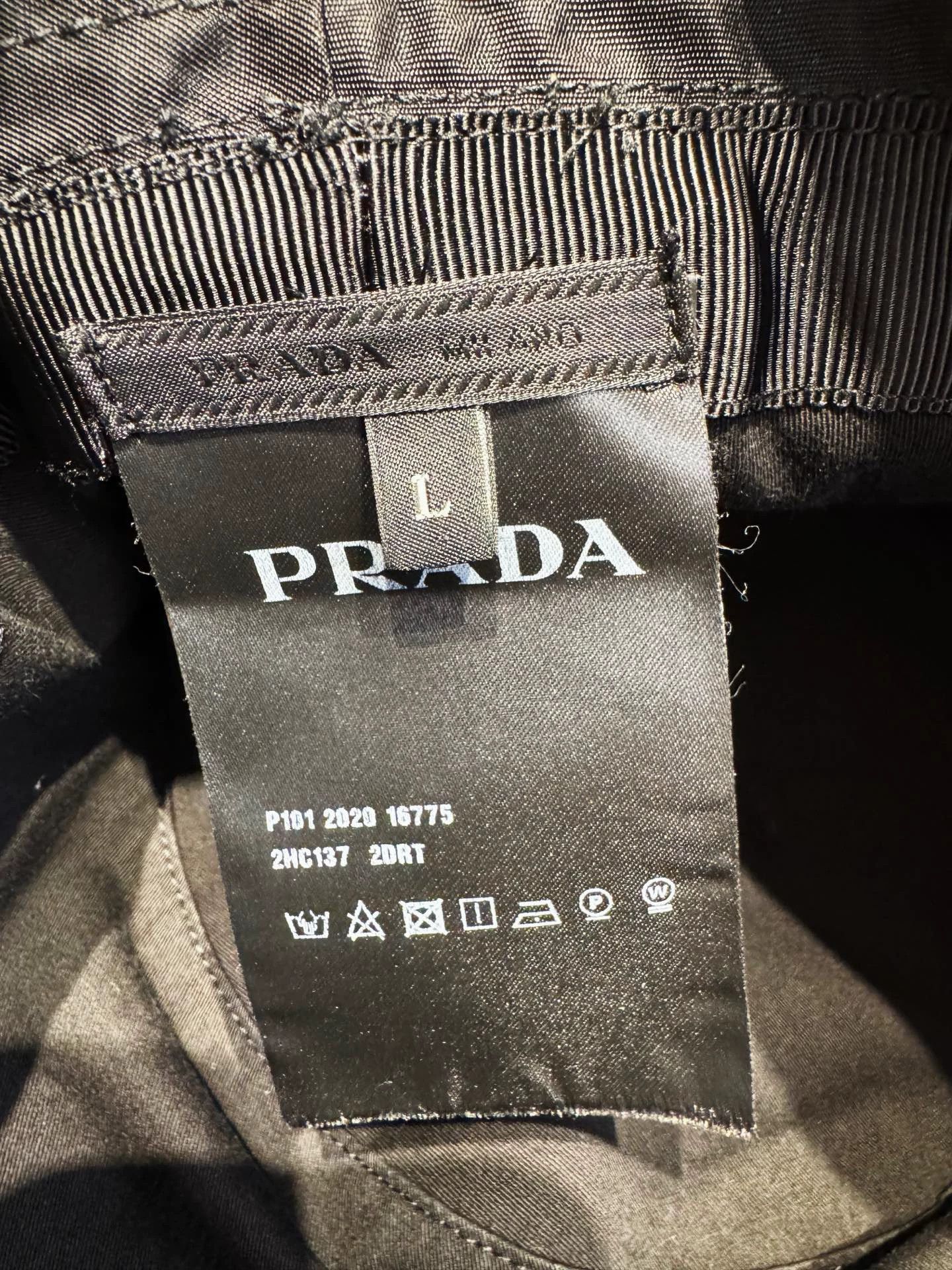 Prada Prada black nylon bucket hat, inner loose thread Size ONE SIZE - 6 Thumbnail
