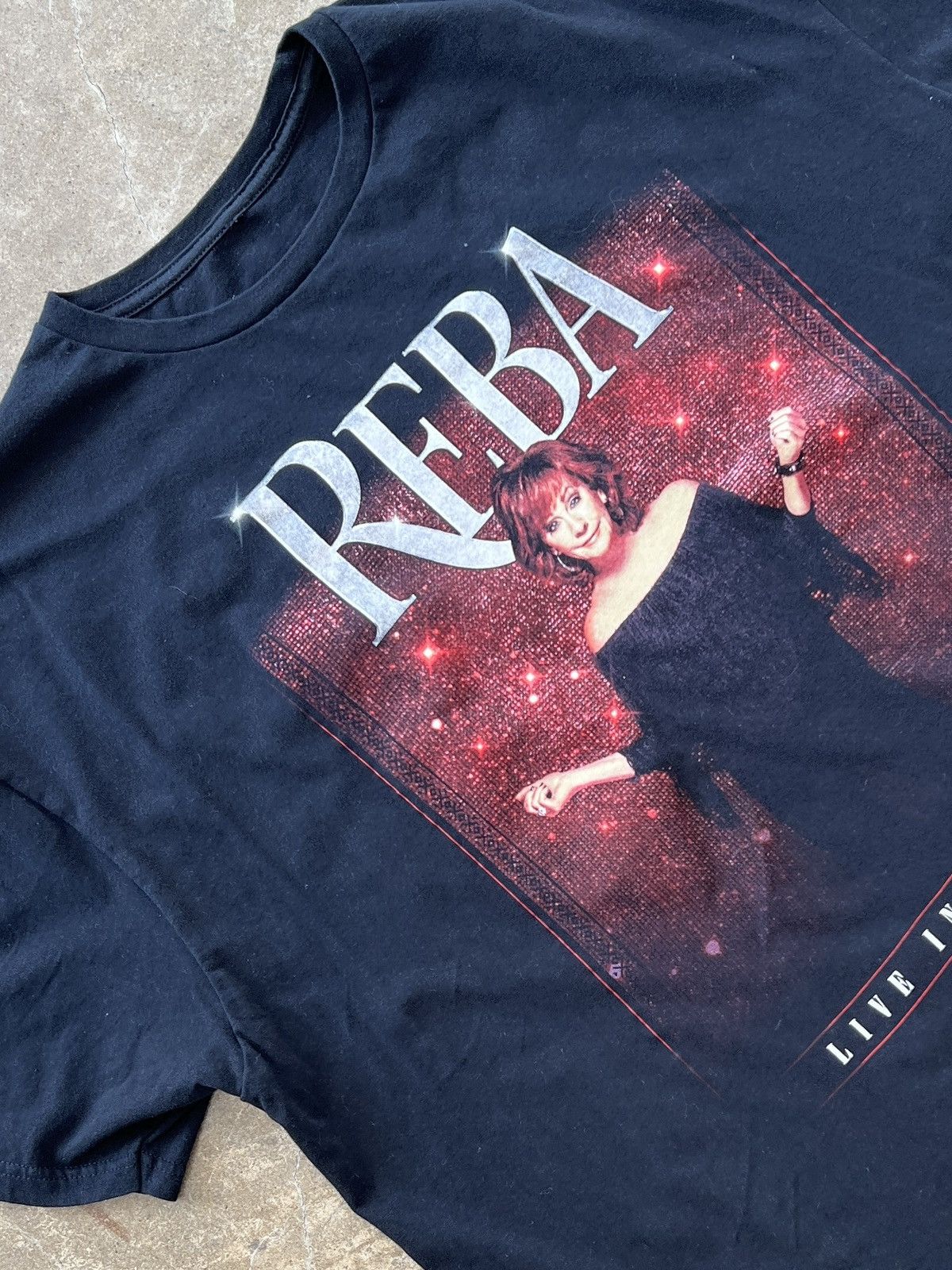 Band Tees Vintage 2000s Reba Live in Concert Tour Dates Concert XXL Size US XXL / EU 58 / 5 - 1 Thumbnail