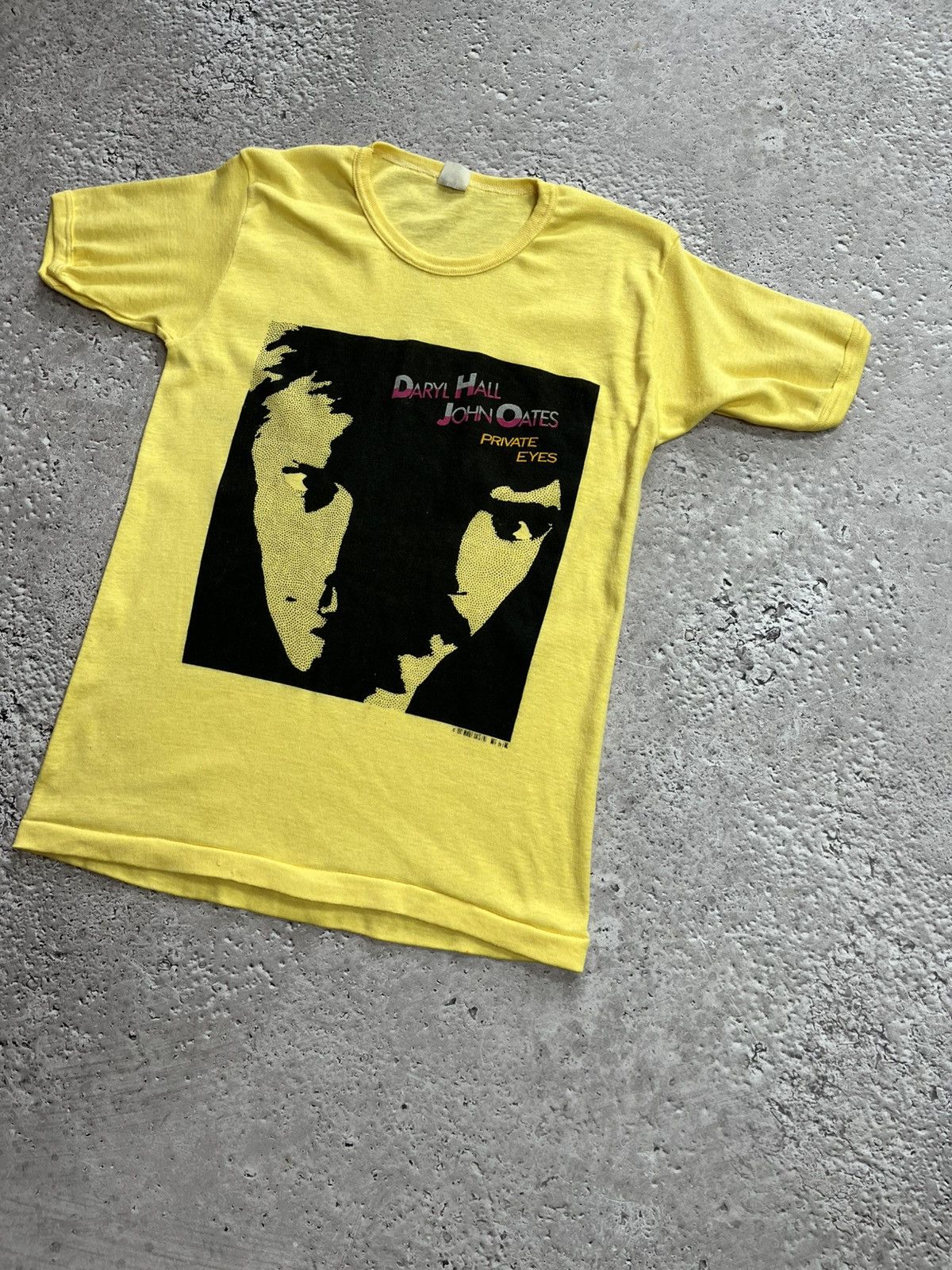 Band Tees 1981 Hall & Oates Tour T-Shirt Women’s Made in USA Size L Size L / US 10 / IT 46 - 2 Thumbnail