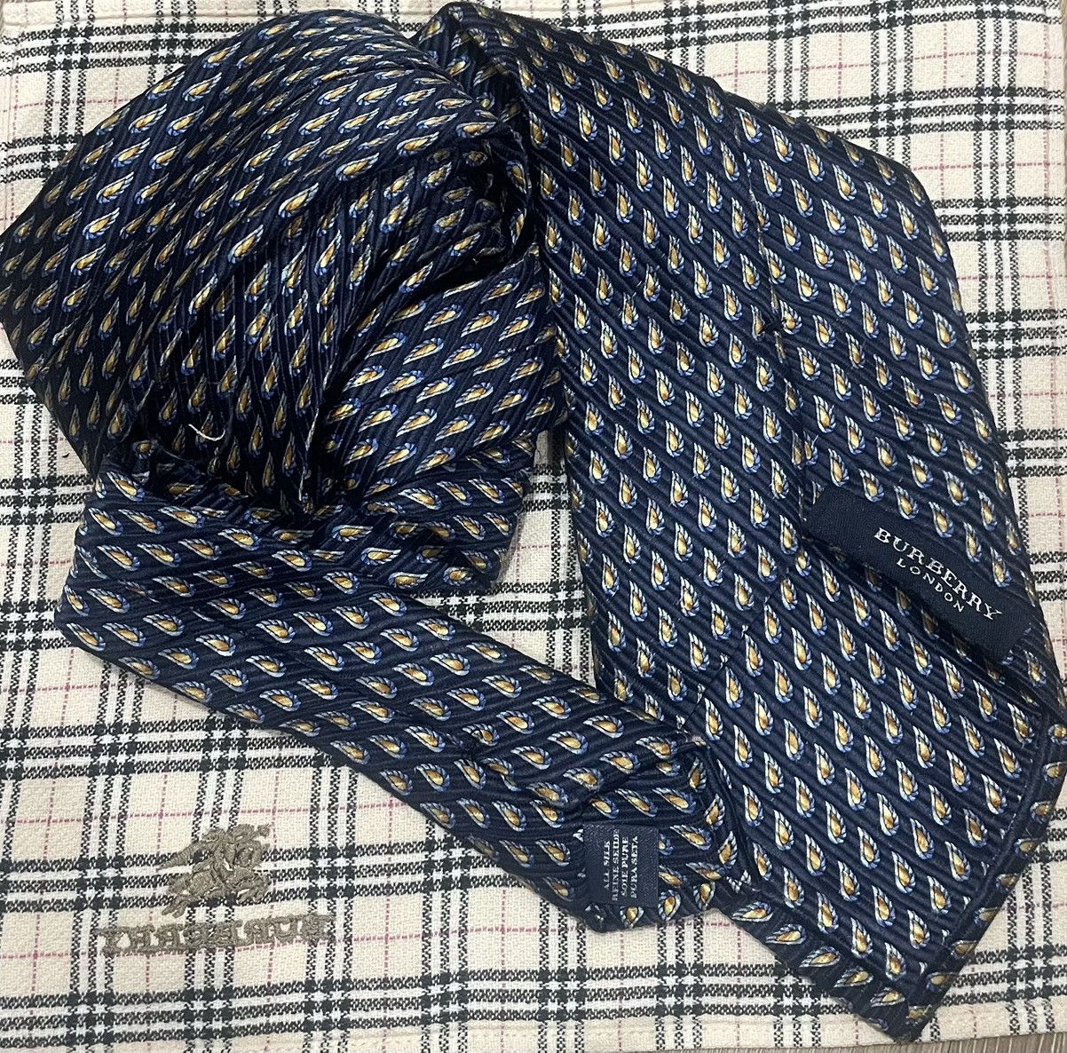 Burberry BURBERRY LONDON Blue Luxury Silk Tie Size ONE SIZE - 1 Thumbnail