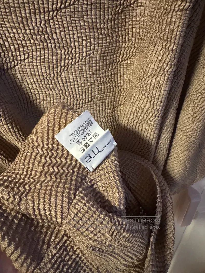 Issey Miyake Issey Miyake size:one size Brown Dark-Pattern Ruched Crew- Size XXS / US 00 / IT 34 - 3 Thumbnail