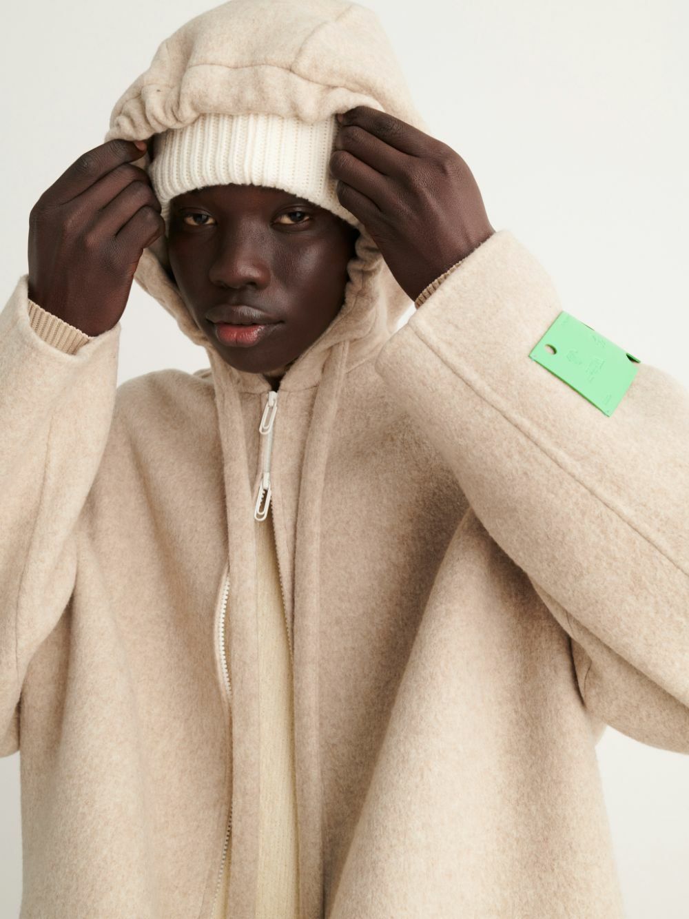 Off-White o1y0225 Hooded Coat in Beige Size US S / EU 44-46 / 1 - 2 Thumbnail