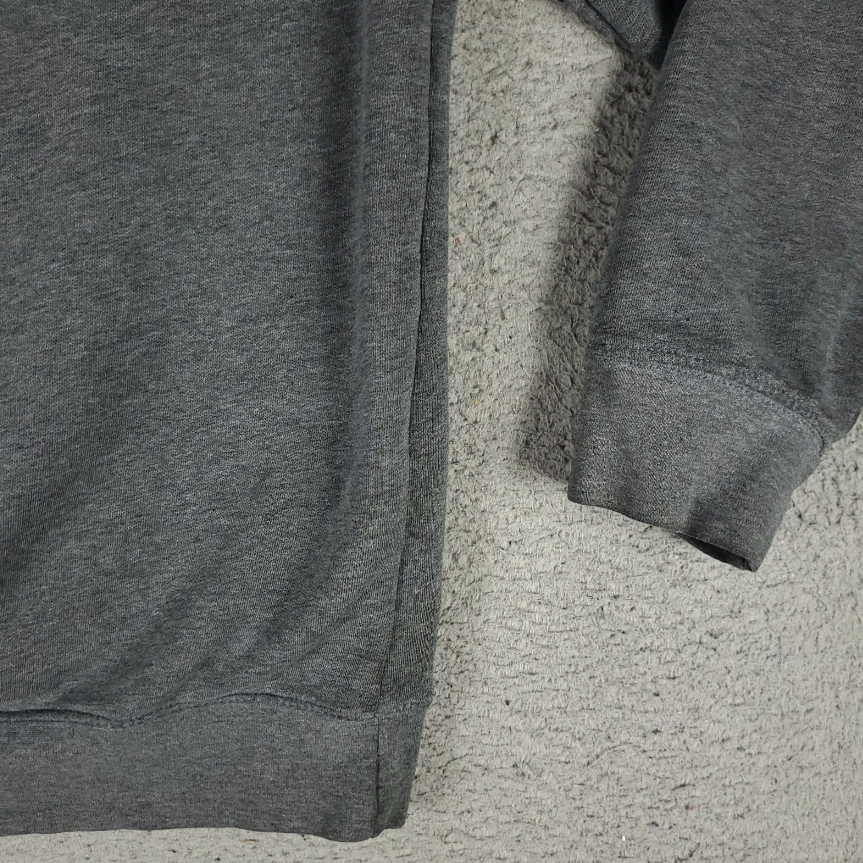 Nike VINTAGE Nike Sweater Mens Medium Gray Nike Sweater Mens Medium Gray Vintage Y2K Small Swoosh Pullover Sweatshirt Size US M / EU 48-50 / 2 - 4 Thumbnail