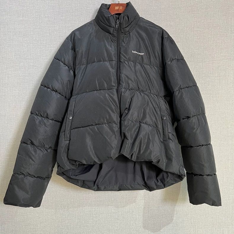 Balenciaga Balenciaga Small black logo down jacket coat Size US S / EU 44-46 / 1 - 1 Thumbnail