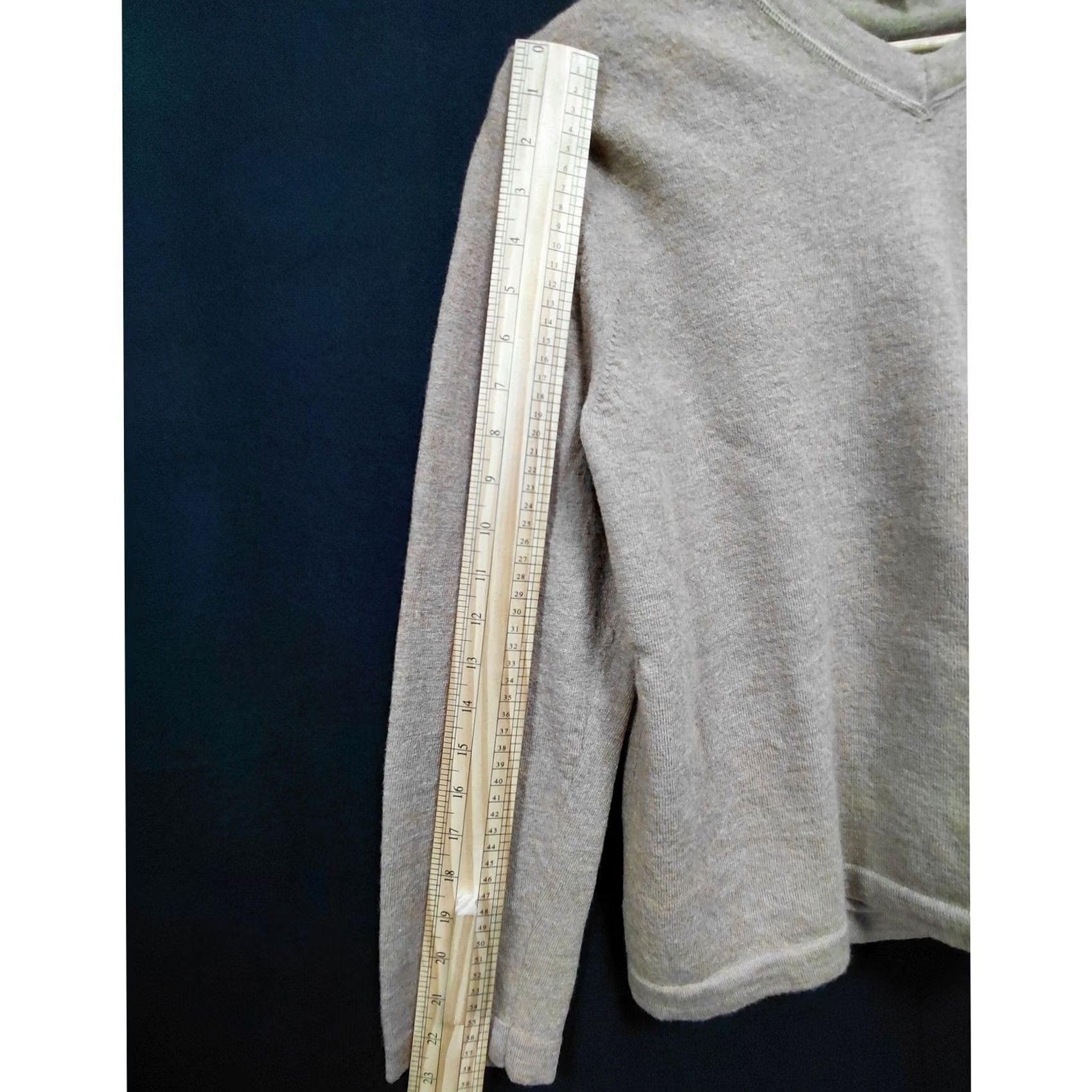 Merona Merona Merino Wool Sweater Beige Knit Size L Mens V-Neck Long Sleeve Pullover Casual Business Comfortable Thermal Regular Kn Beige 1980s? Size US L / EU 52-54 / 3 - 7 Thumbnail