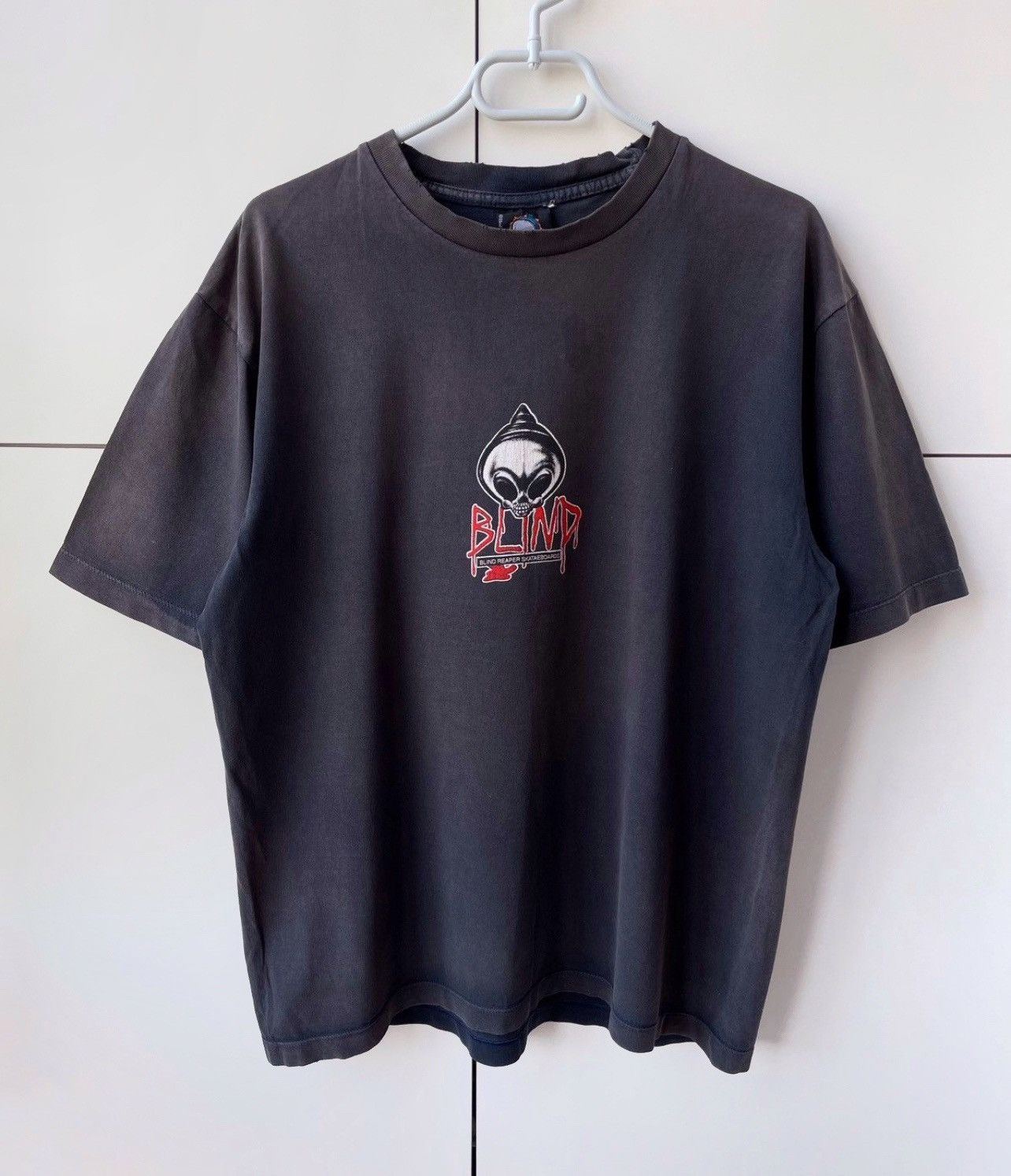Girl Skateboards × Hook-Ups × Vintage VINTAGE TRASHED TEE BLIND SKATEBOARDS 90’S FADED Size US L / EU 52-54 / 3 - 2 Thumbnail