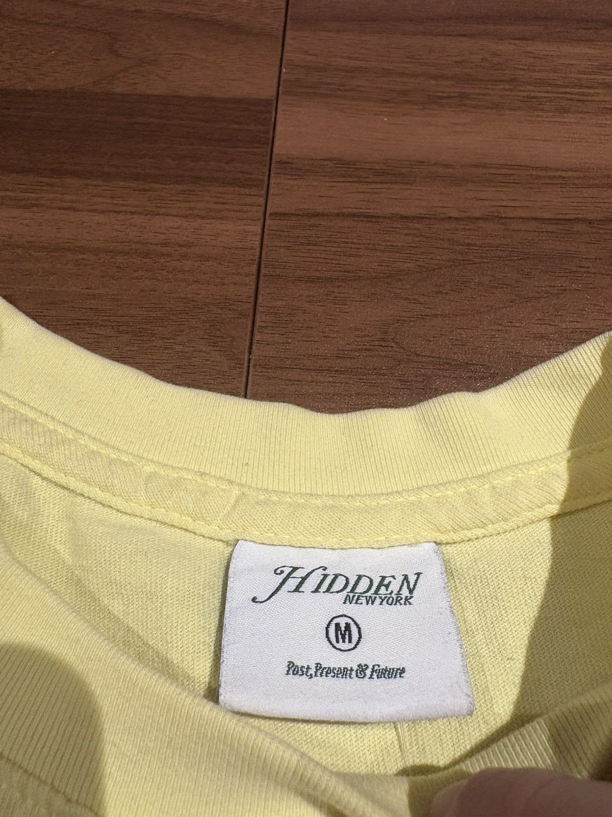 HIDDEN Hidden ny embroidered logo tee size medium Size US M / EU 48-50 / 2 - 3 Thumbnail