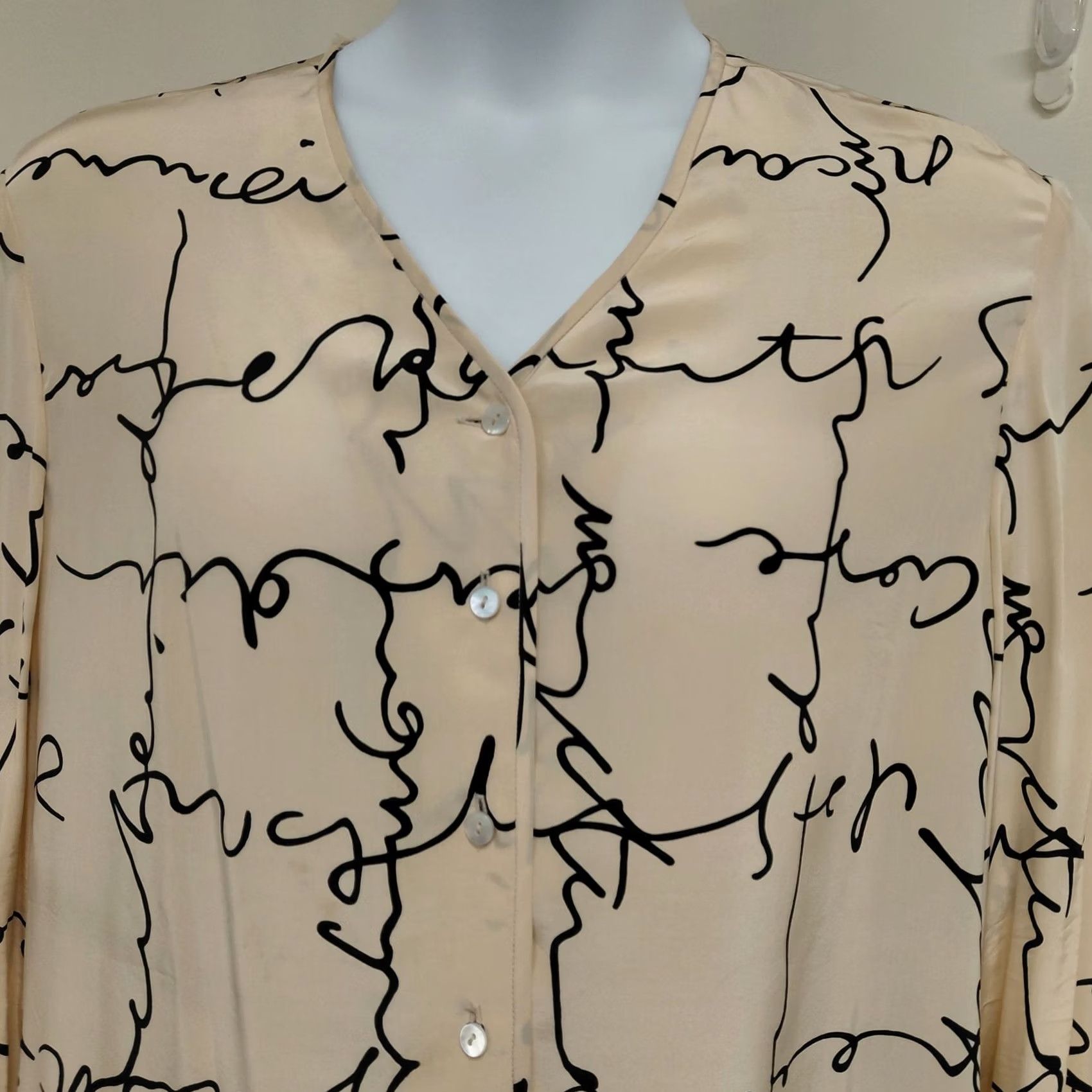 Liz Claiborne LIZ CLAIBORNE Collection Blouse Women's 16 Tan 100% Silk Button Front Top Shirt Modern Classic Womens Size XXL / US 16-18 / IT 52-54 - 5 Thumbnail
