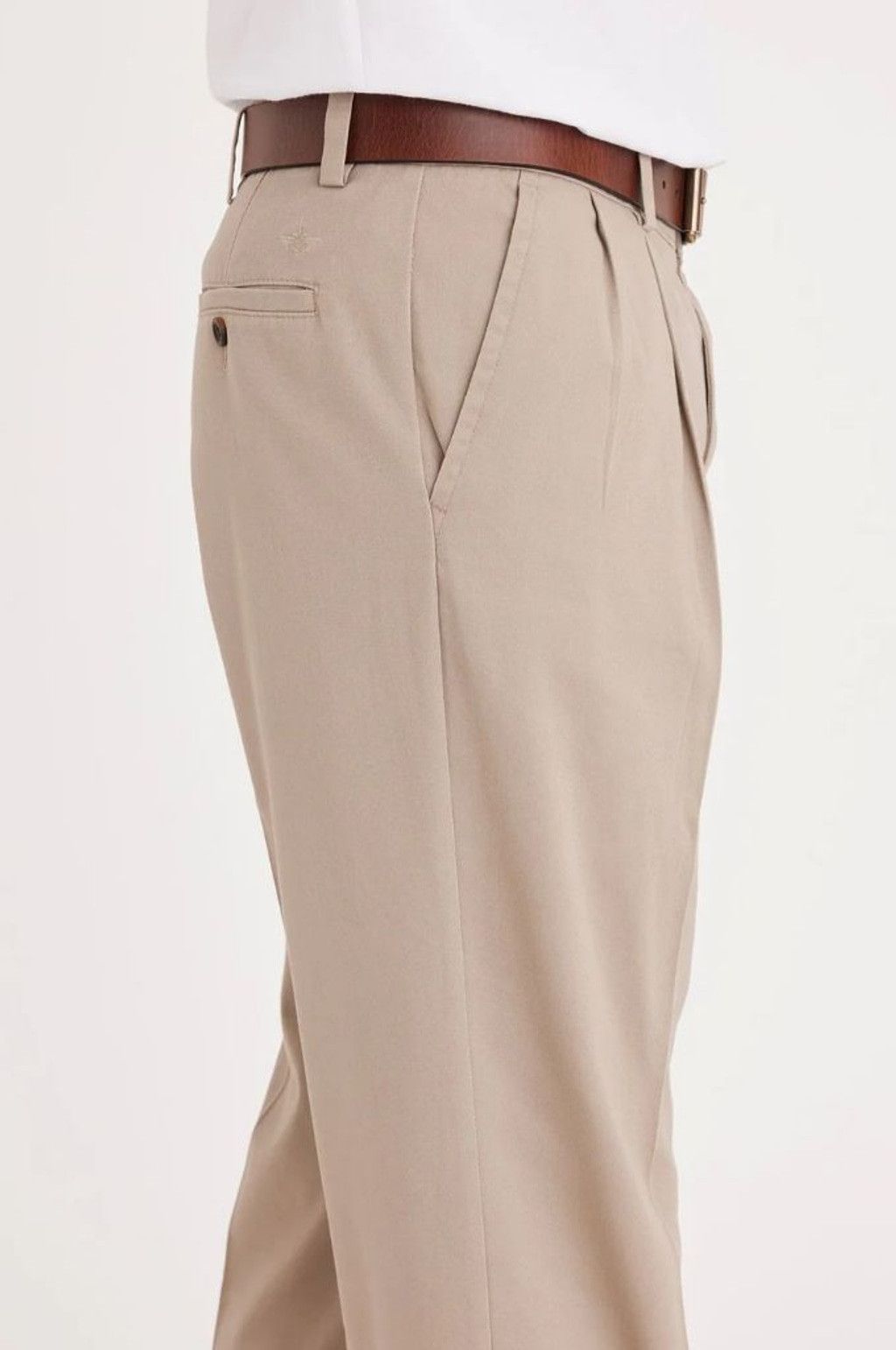Dockers Men's Dockers Khaki Classic Fit Pleated Khakis Waist 34 Size US 32 / EU 48 - 4 Thumbnail