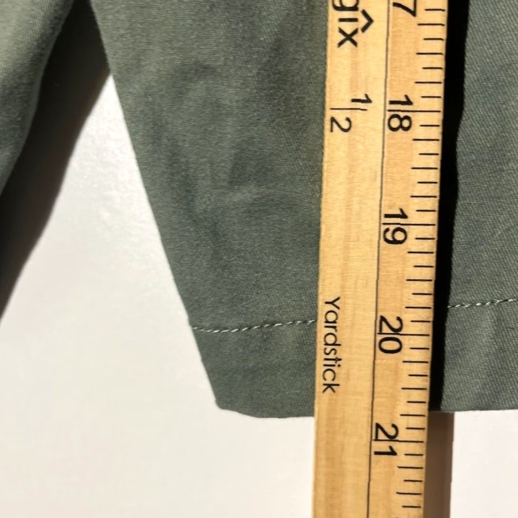 Billabong Billabong Mens Chino Shorts Green 28 Slim/Regular Rise Mid 10-12 in Cotton Blend Pocket Slash Front Zip Casual 2000s Retro Summer 28 Mens Size US 28 / EU 44 - 5 Thumbnail