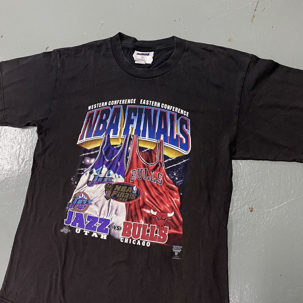 NBA × Vintage Vintage 1998 Nba Finals Utah Jazz Chicago Bulls Tee Jersey Size US L / EU 52-54 / 3 - 1 Thumbnail