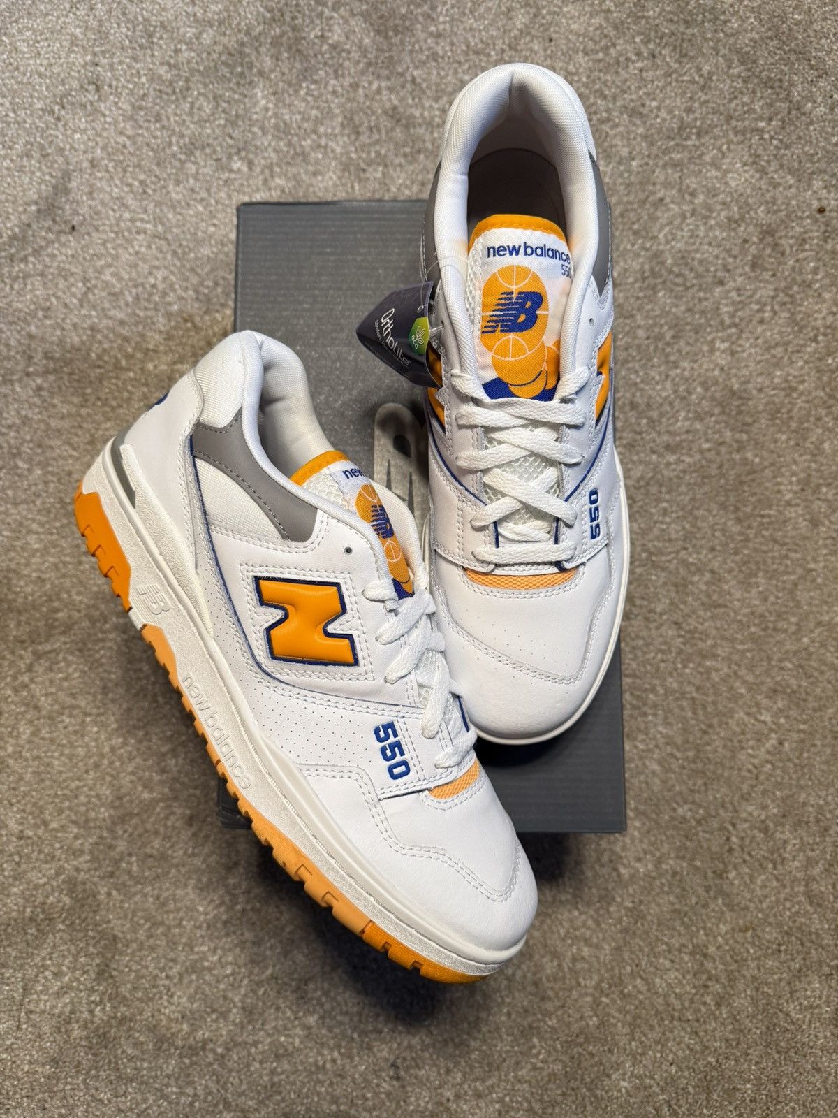 New Balance New Balance 550 “White Vibrant Orange” Size US 9.5 / EU 42-43 - 2 Thumbnail