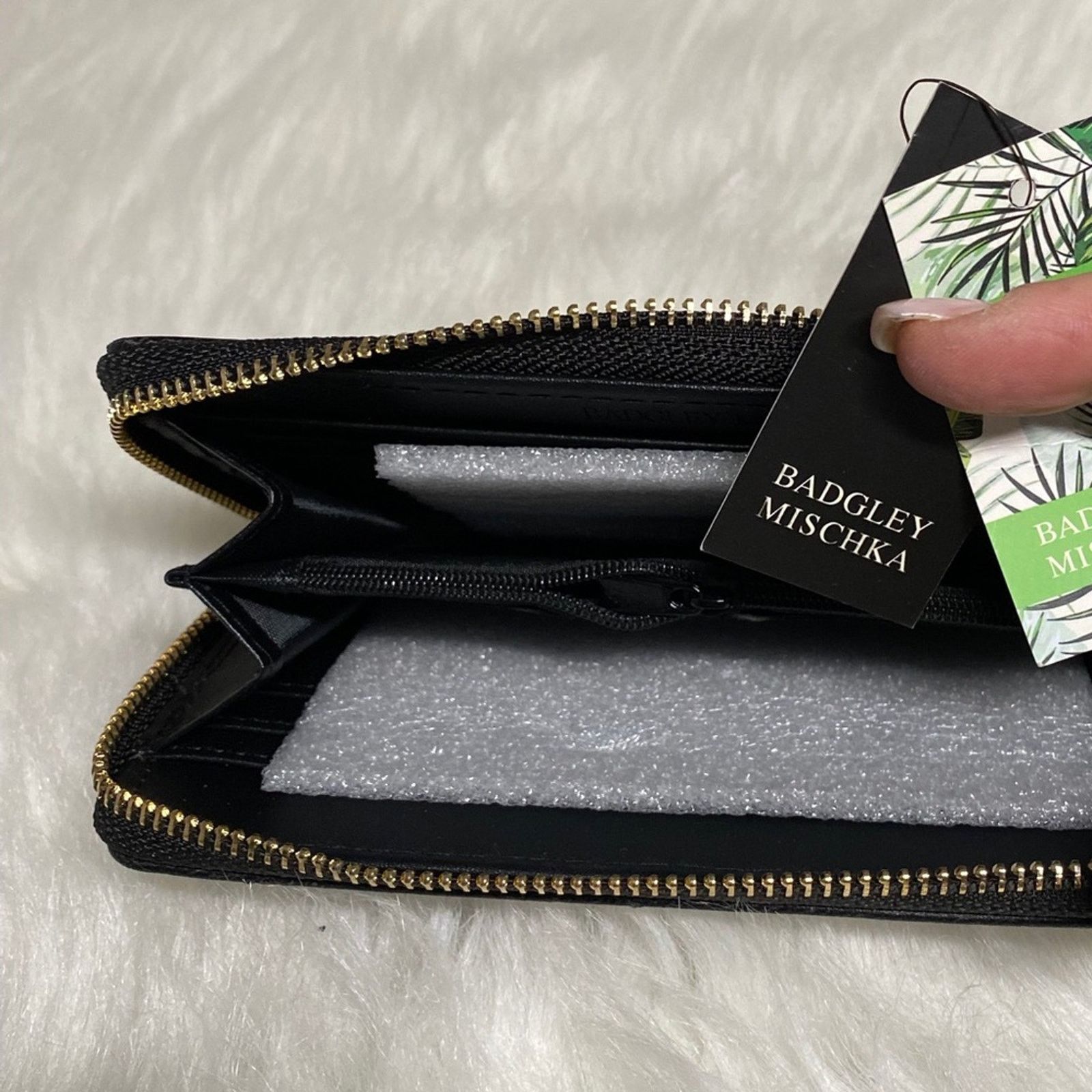 Badgley Mischka NWT Badgley Mischka Black Vegan Leather Wallet Size ONE SIZE - 5 Thumbnail