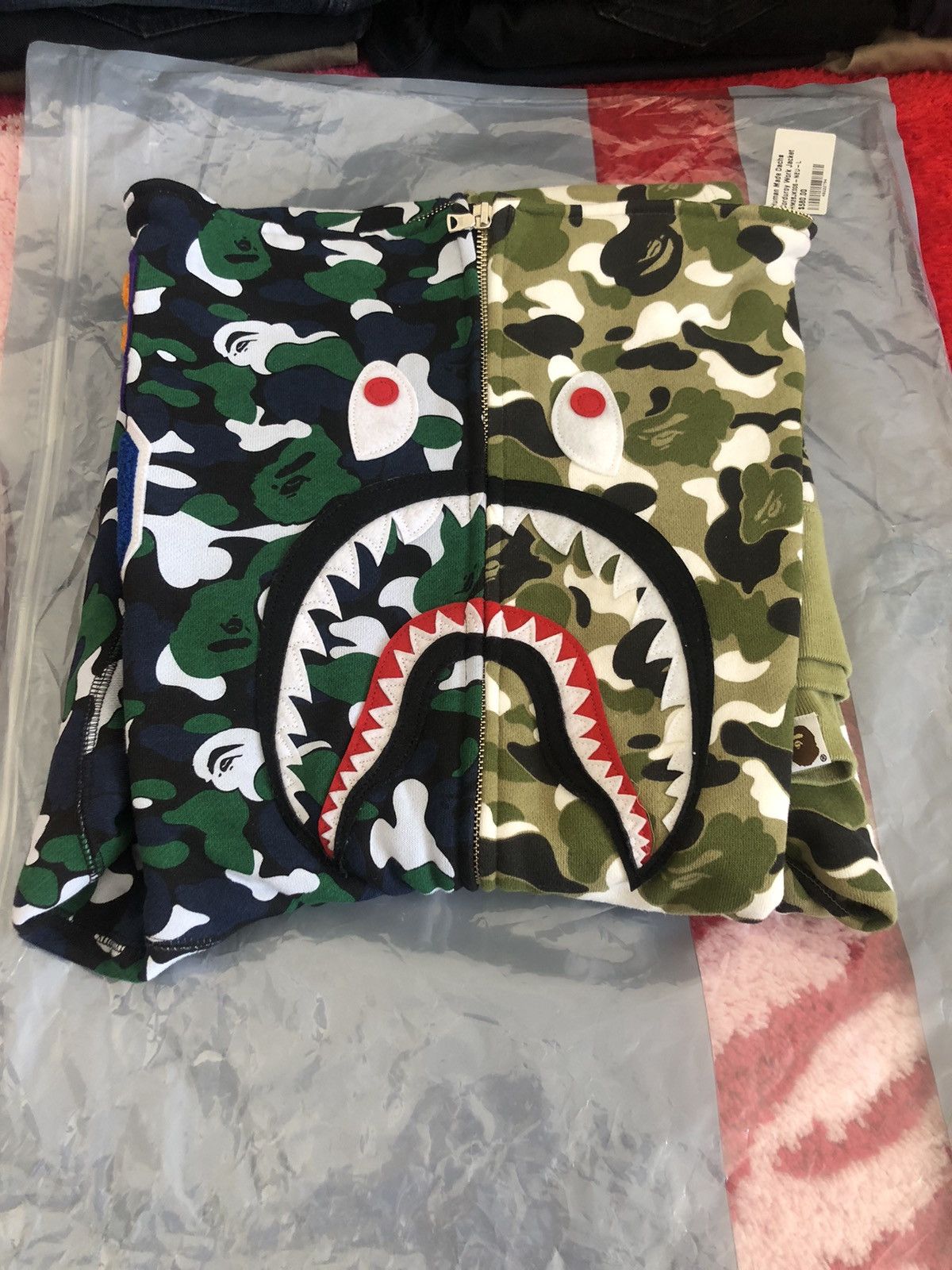 Bape Bape Isetan Store Camo Separate Shark Hoodie Size US L / EU 52-54 / 3 - 8 Thumbnail