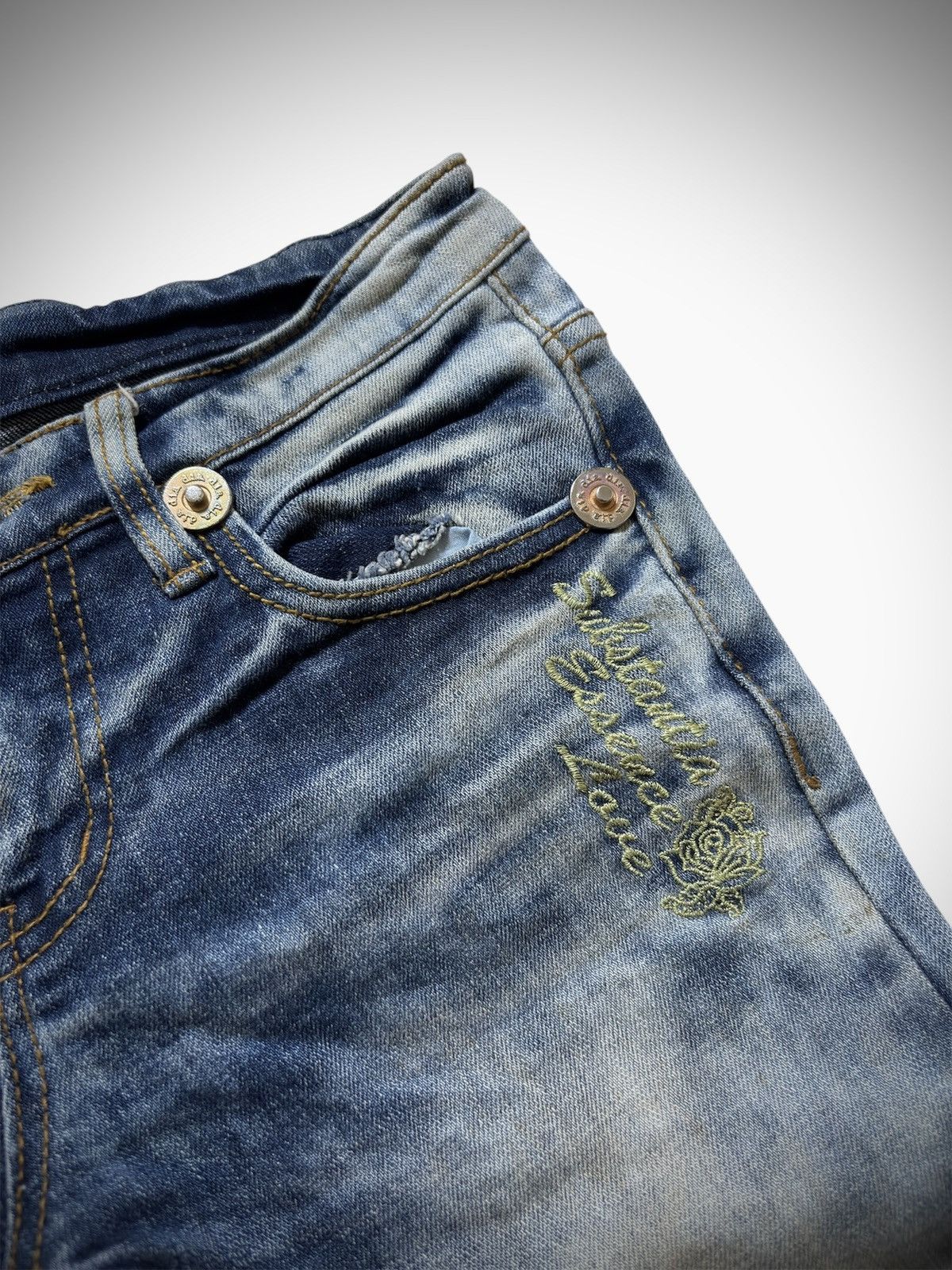Japanese Brand 2000’s D.I.A - Washed Embroidery Skinny Jeans Size 27" / US 4 / IT 40 - 3 Thumbnail