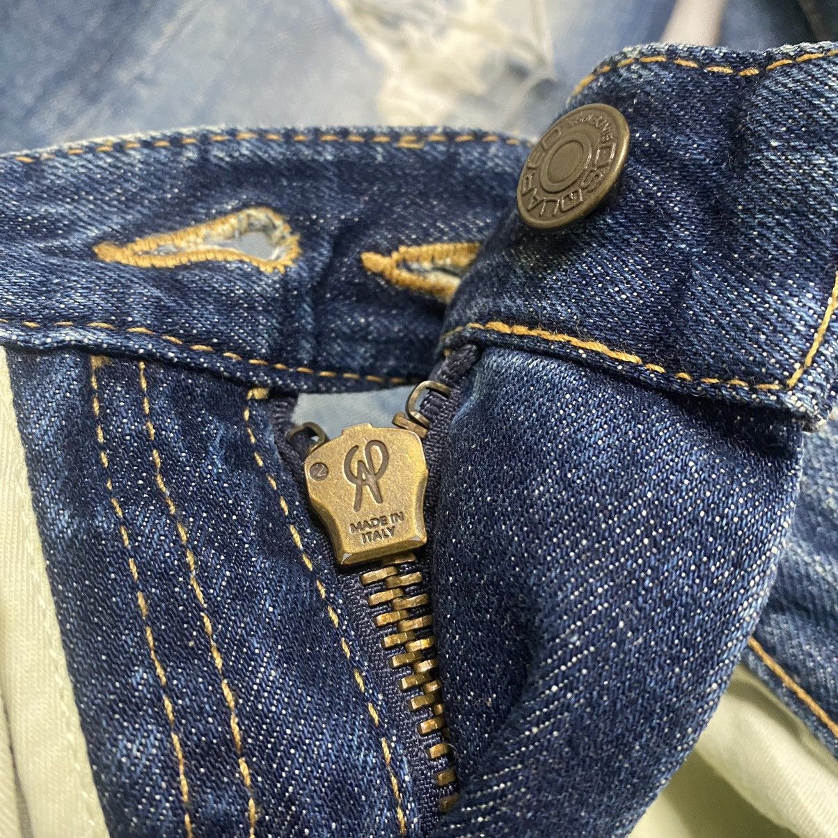 Dsquared2 Dsquared2 Distressed Denim Cropped Jeans Size 28" / US 6 / IT 42 - 20 Thumbnail