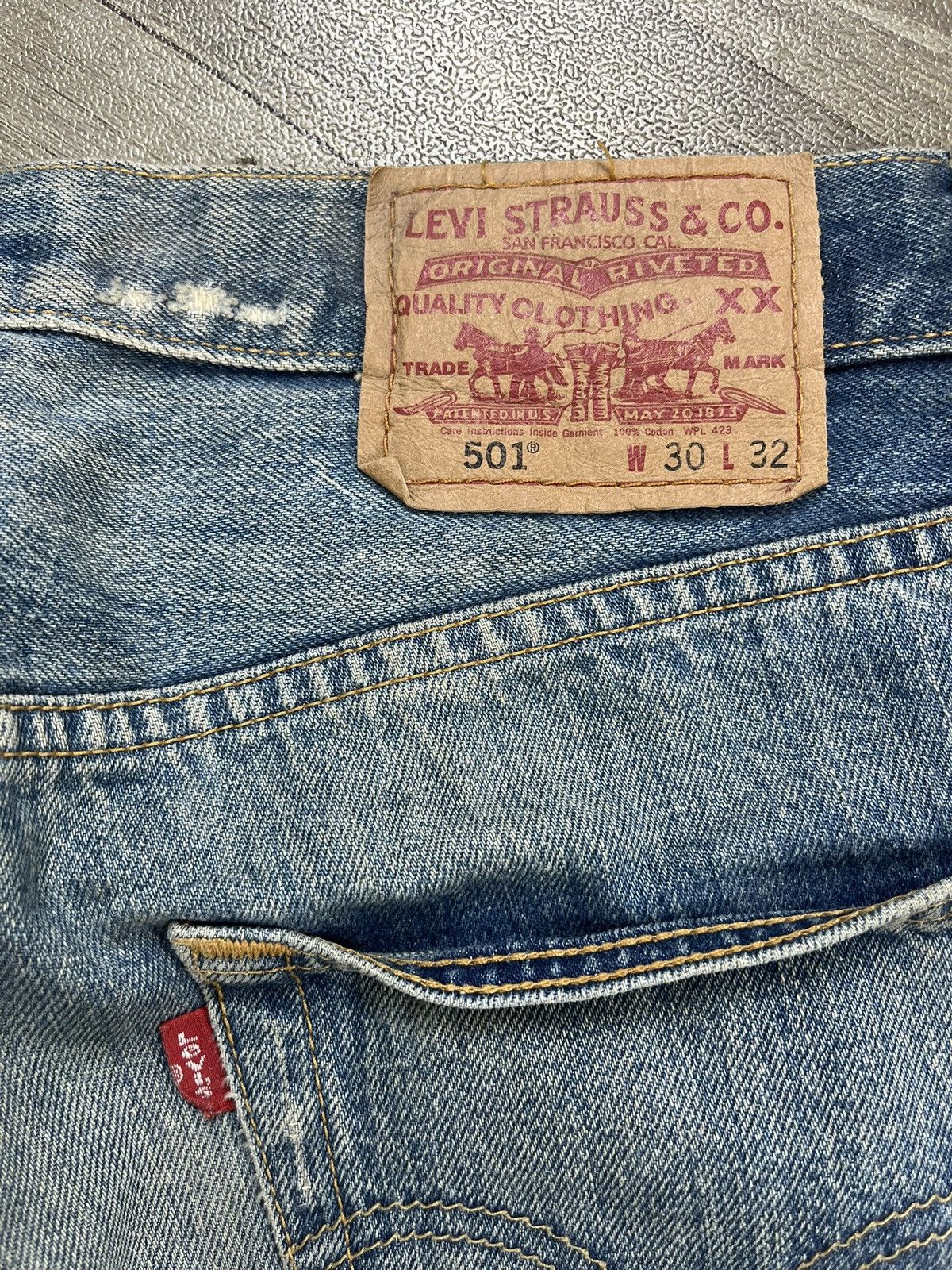 Levi's Vintage Clothing 🇮🇩1990s Vintage Levis 501 30x32 Distressed Light Blue Jeans Size US 30 / EU 46 - 18 Thumbnail